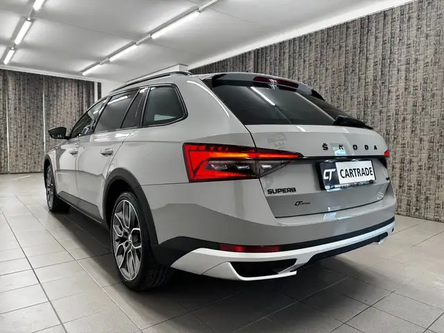Skoda Superb view 6