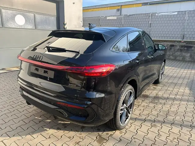 Audi Q5 view 5