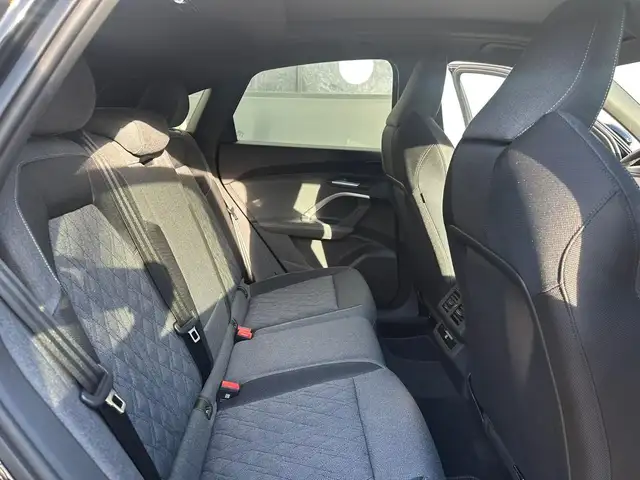 Audi Q5 view 15