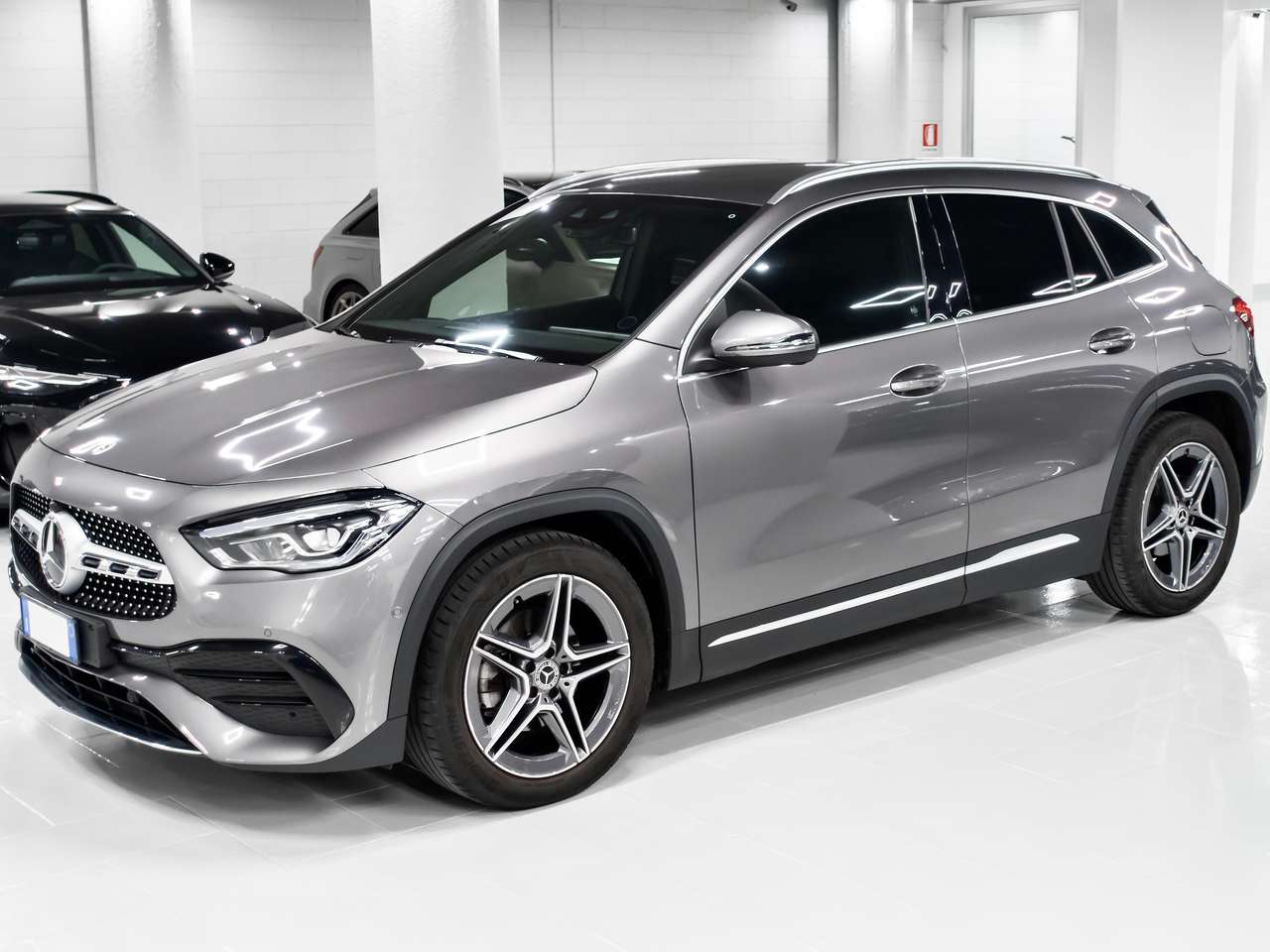 Mercedes-Benz GLA 200 AMG PREMIUM PLUS CERCHI DA 19 Ø LED DIGITAL PLUS