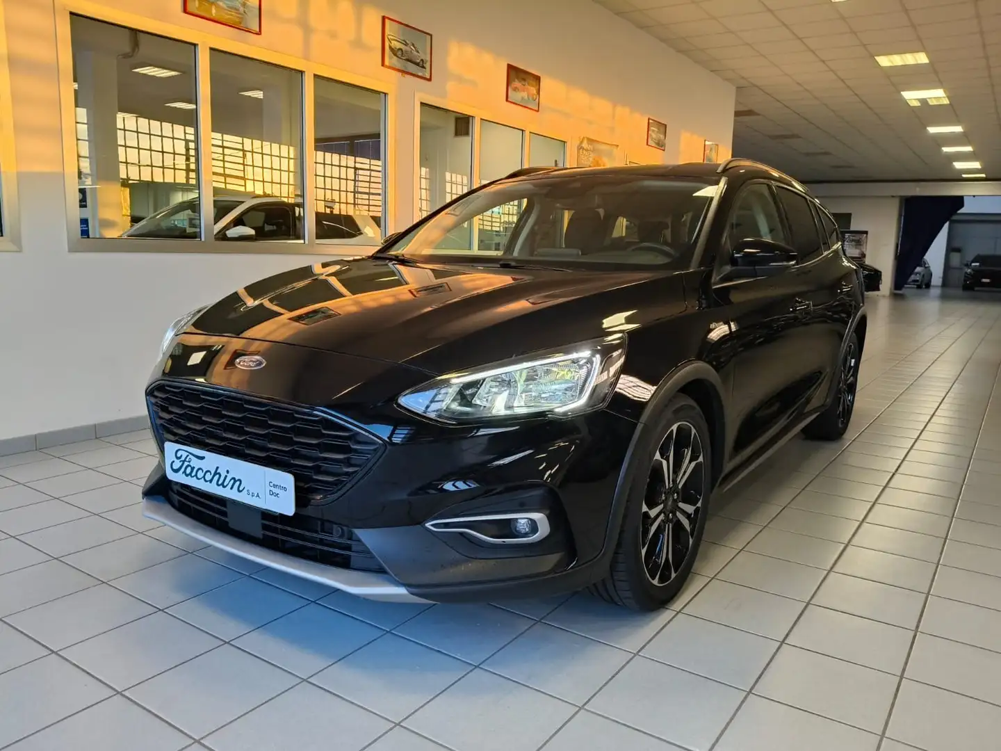 Ford Focus SW 1.0 Ecoboost Hybrid 125cv ACTIVE Nero - 1