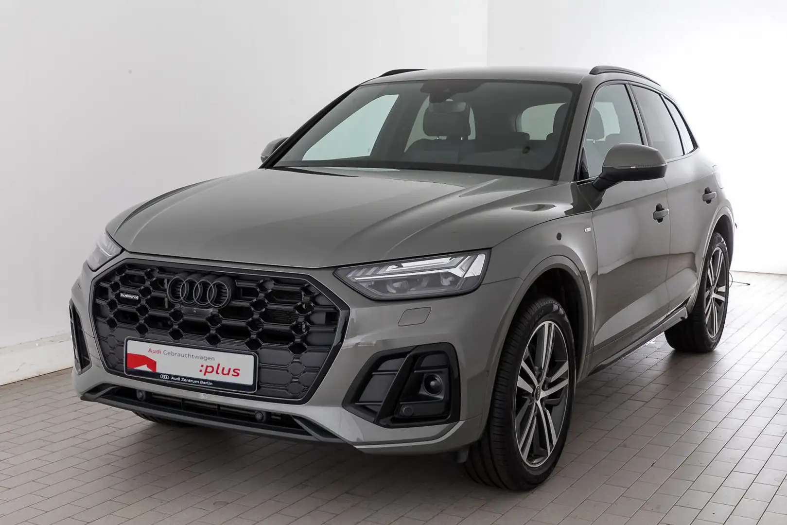 Audi Q5 S line 50 TFSI e qu.S tr. AHK 360°K ACC Grey - 2