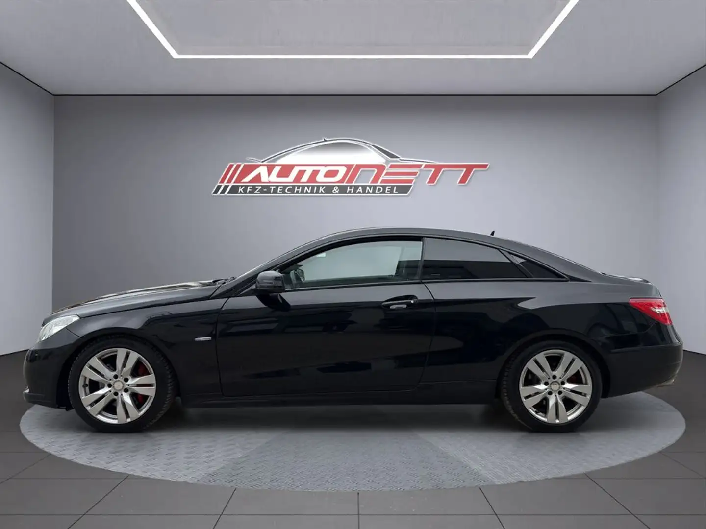 Mercedes-Benz E 250 CDI BlueEfficiency (207.303) Schwarz - 2