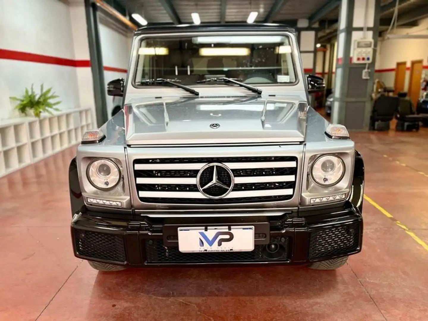Mercedes-Benz G 350 d S.W. AMG Line Gris - 2