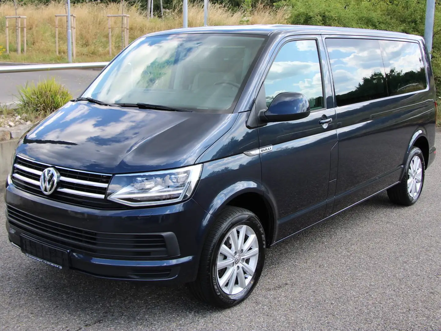 Volkswagen T6 Caravelle TSI Comfortline lang DSG 204 PS 8-Sitze Luft-Stand Blau - 1