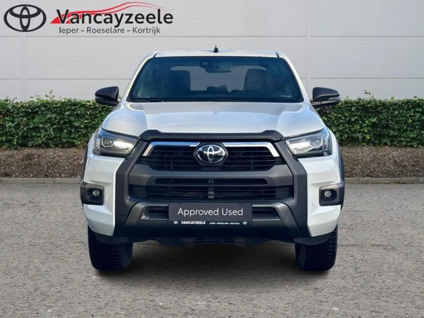 Toyota Hilux Invincible 37107 + BTW Blanc - 2