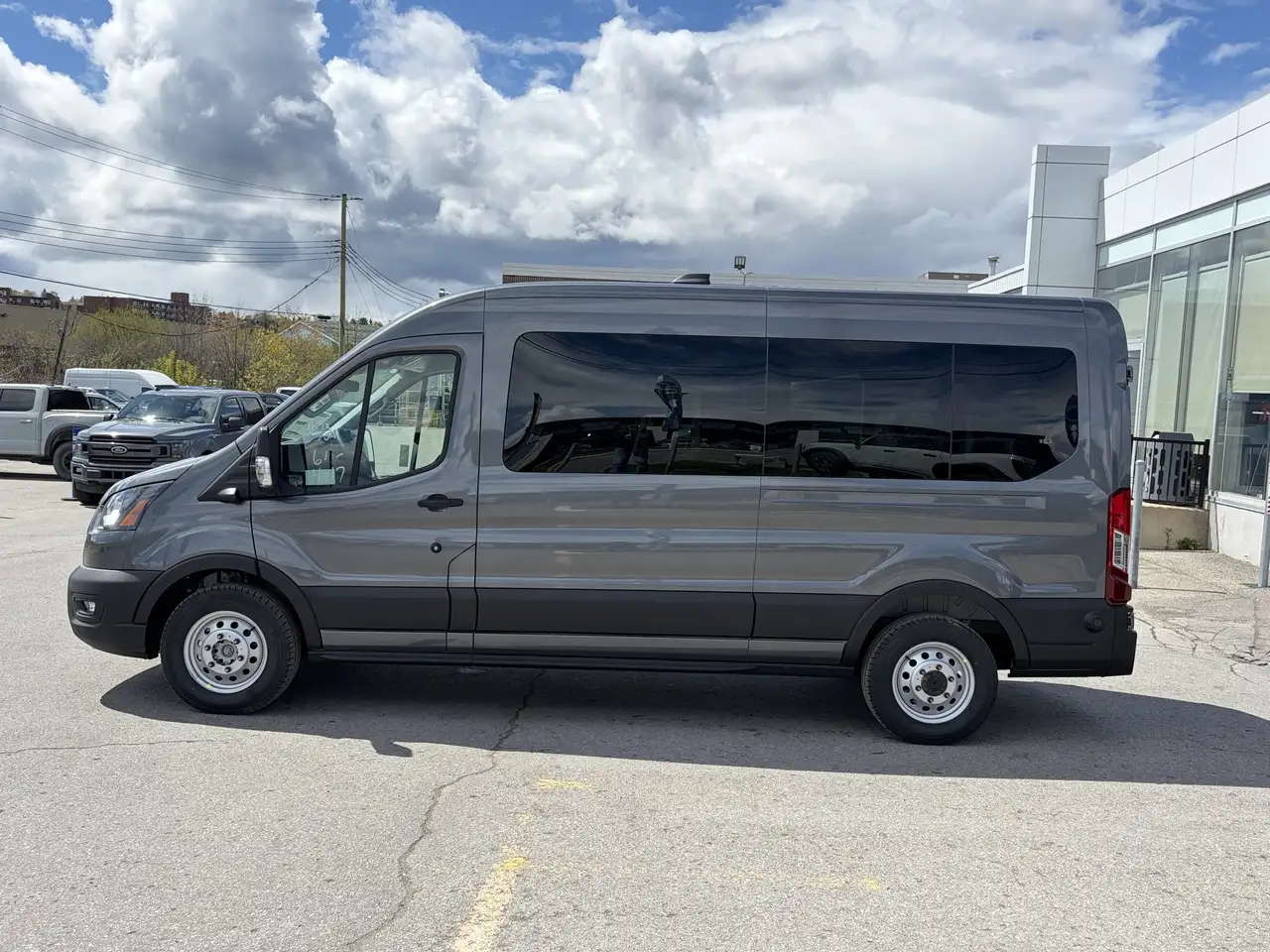 Ford Transit Passenger Wagon снимка Ford Transit Passenger Wagon