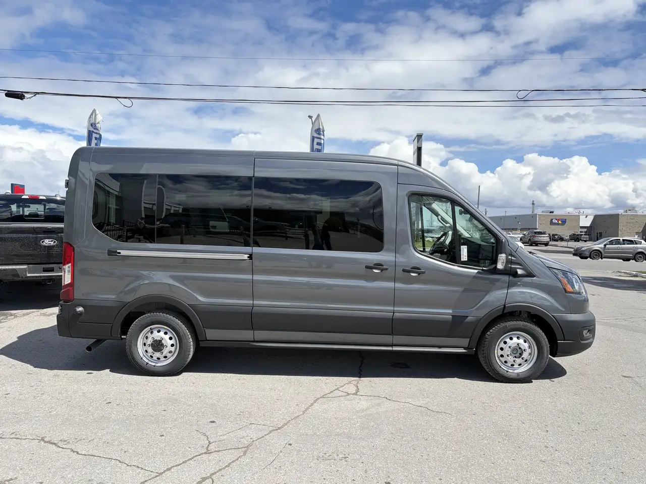 Ford Transit Passenger Wagon снимка Ford Transit Passenger Wagon