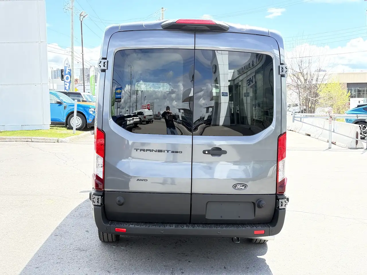 Ford Transit Passenger Wagon снимка Ford Transit Passenger Wagon