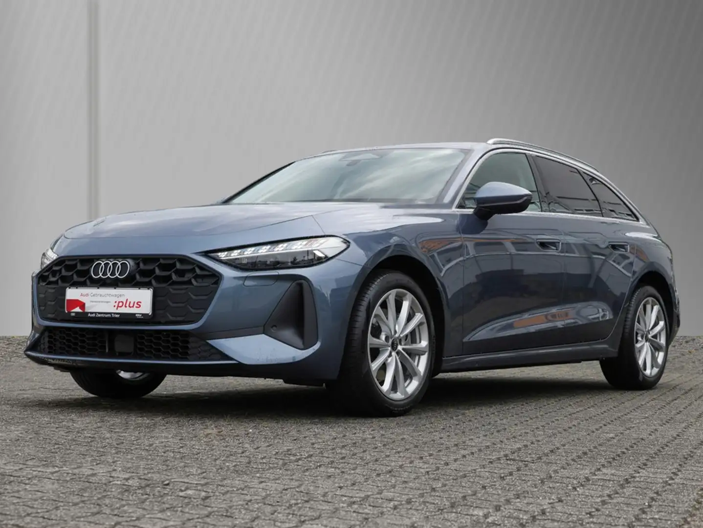 Audi A5 Avant TFSI 150 KW S-tronic Blau - 2
