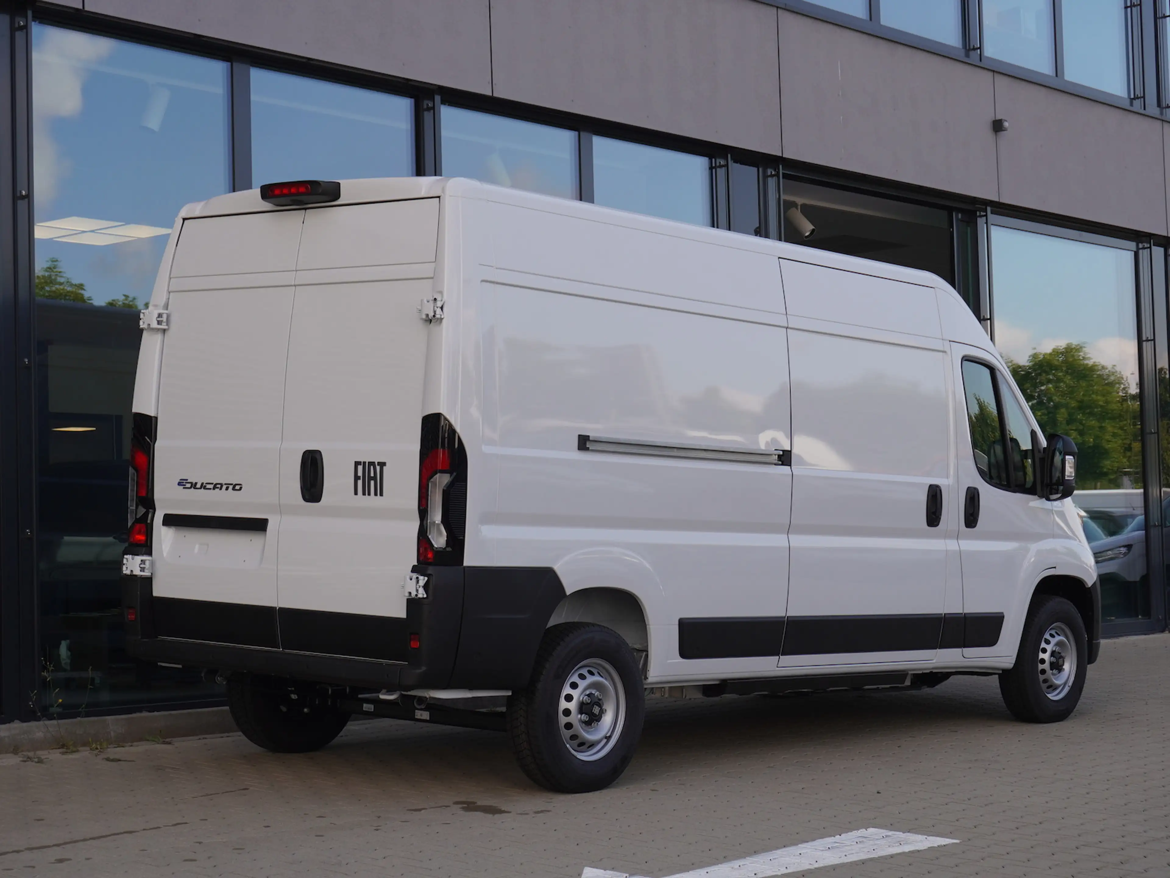 Fiat Ducato 35 L3H2 110 kW/h / 10-Zoll Navi — photo 2
