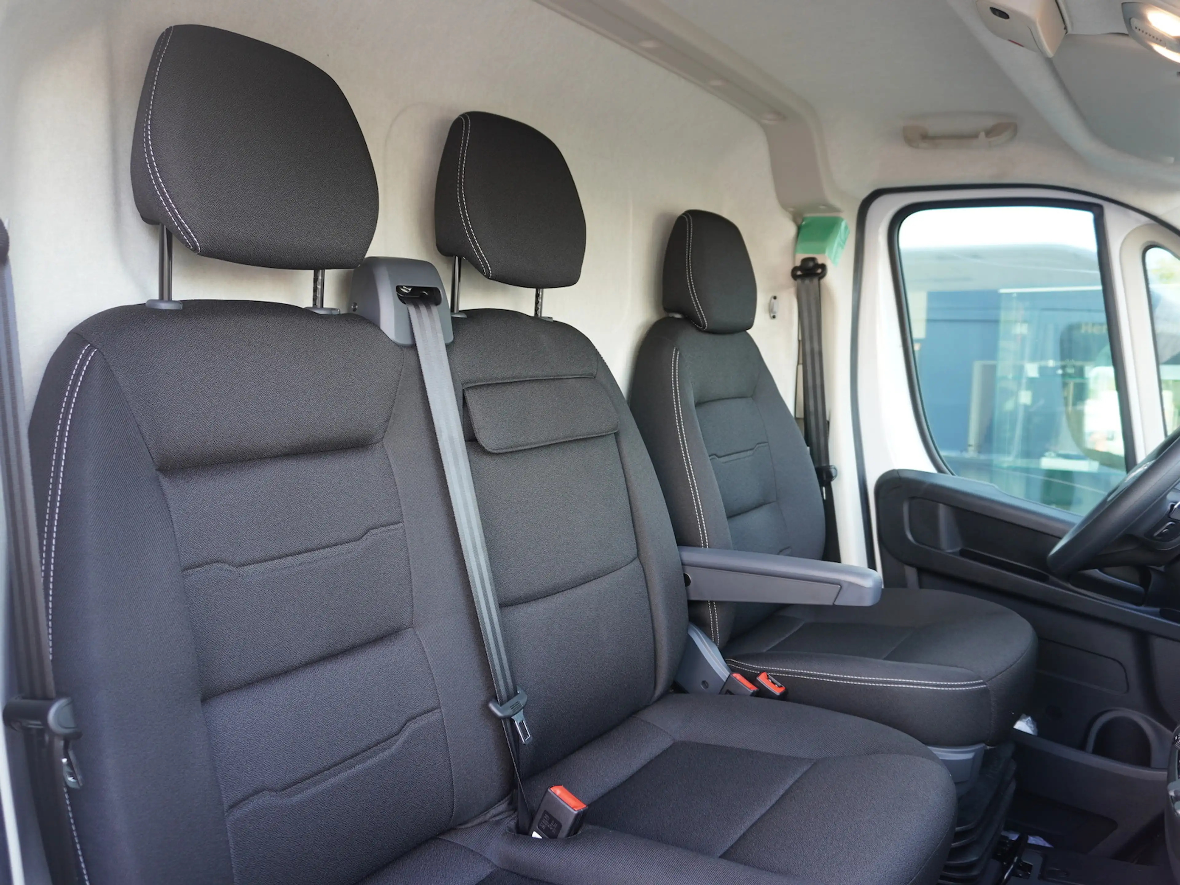 Fiat Ducato 35 L3H2 110 kW/h / 10-Zoll Navi — photo 10