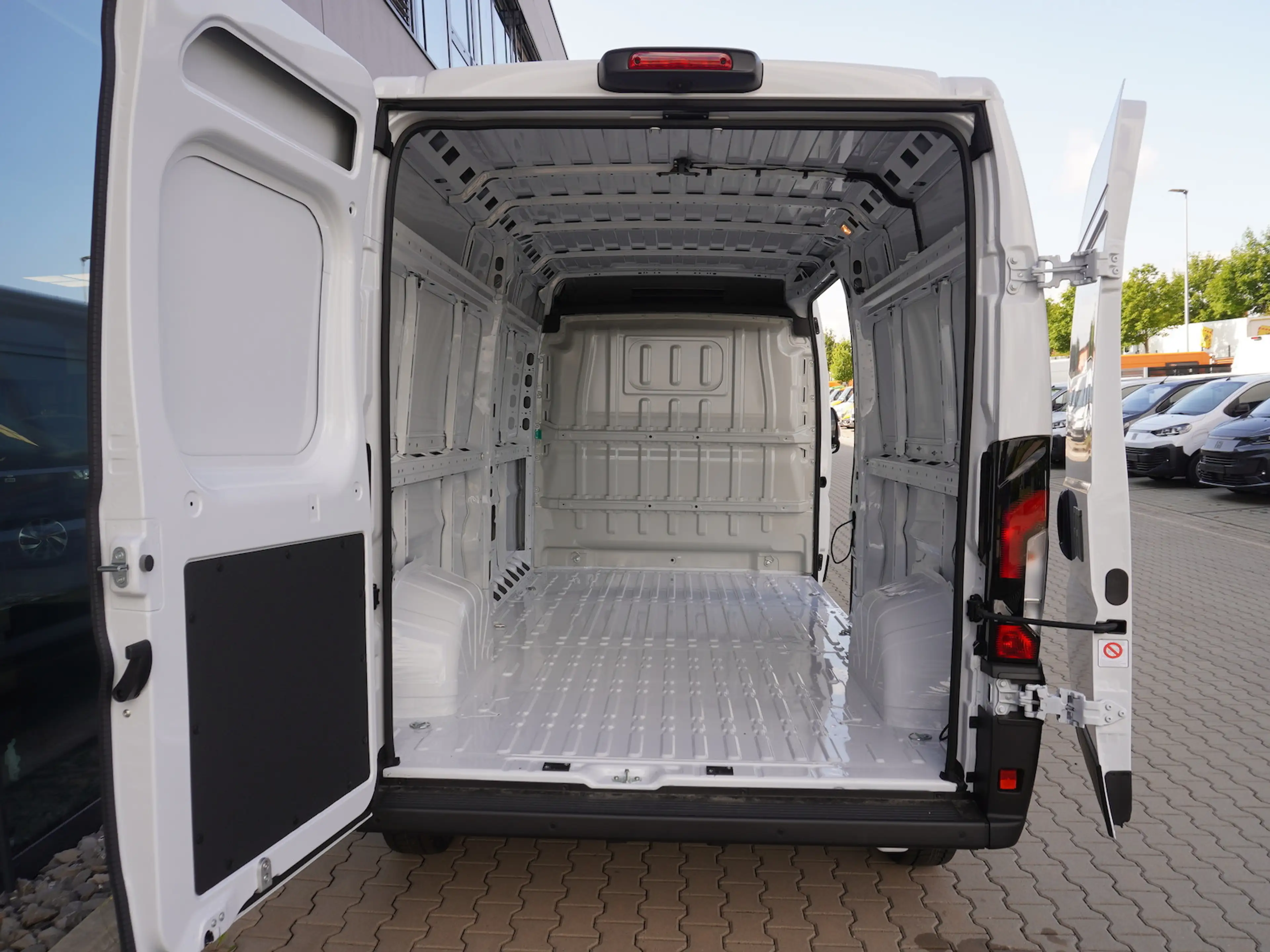 Fiat Ducato 35 L3H2 110 kW/h / 10-Zoll Navi — photo 5