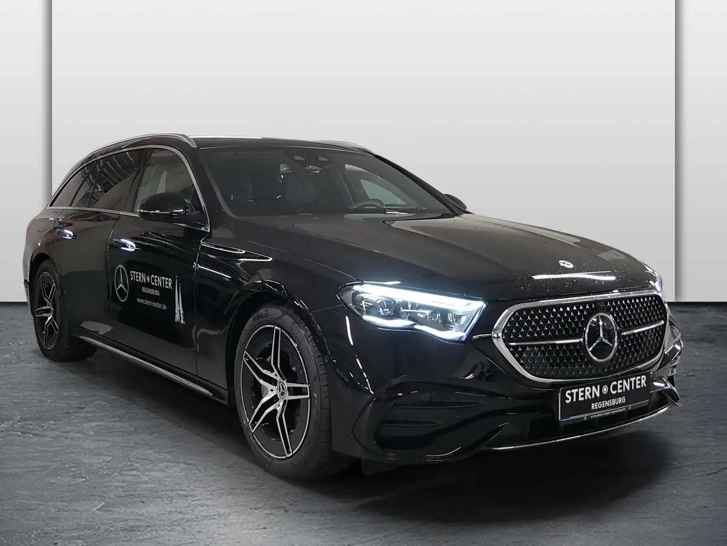 Mercedes-Benz E 450 4M T+ AMG Premium+AHK+DIST.+360°+PANO+4D++ Schwarz - 2