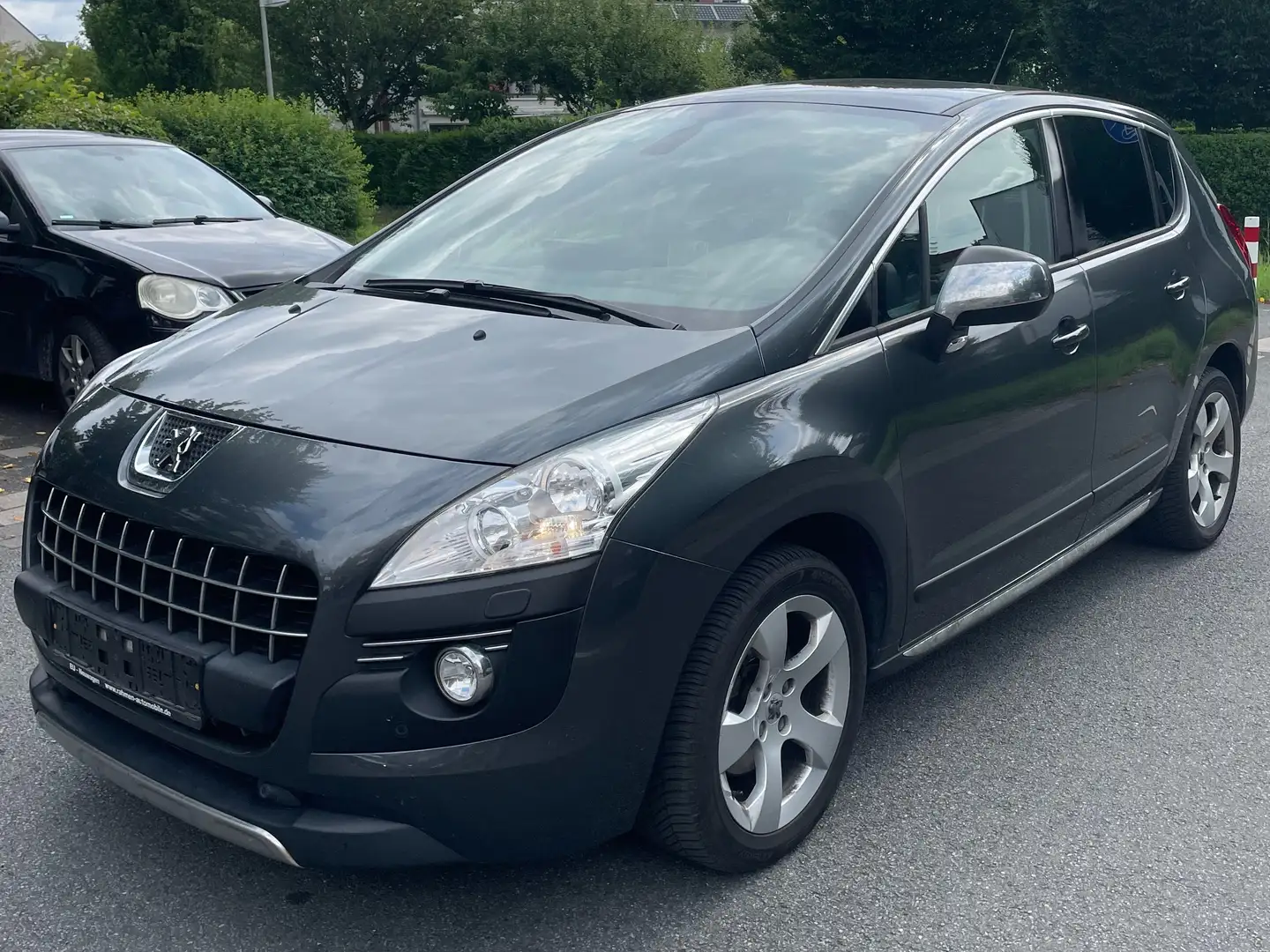 Peugeot 3008 Platinum*Pano*ACC*PDC*NAVI*HEAD UP Grau - 1