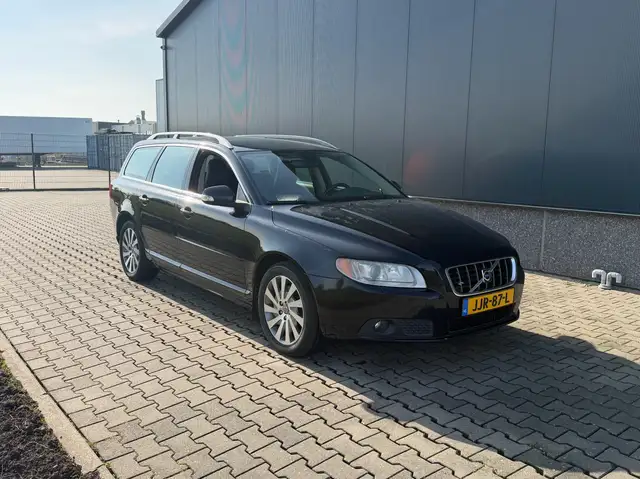 Volvo V70 2.5 FT Momentum