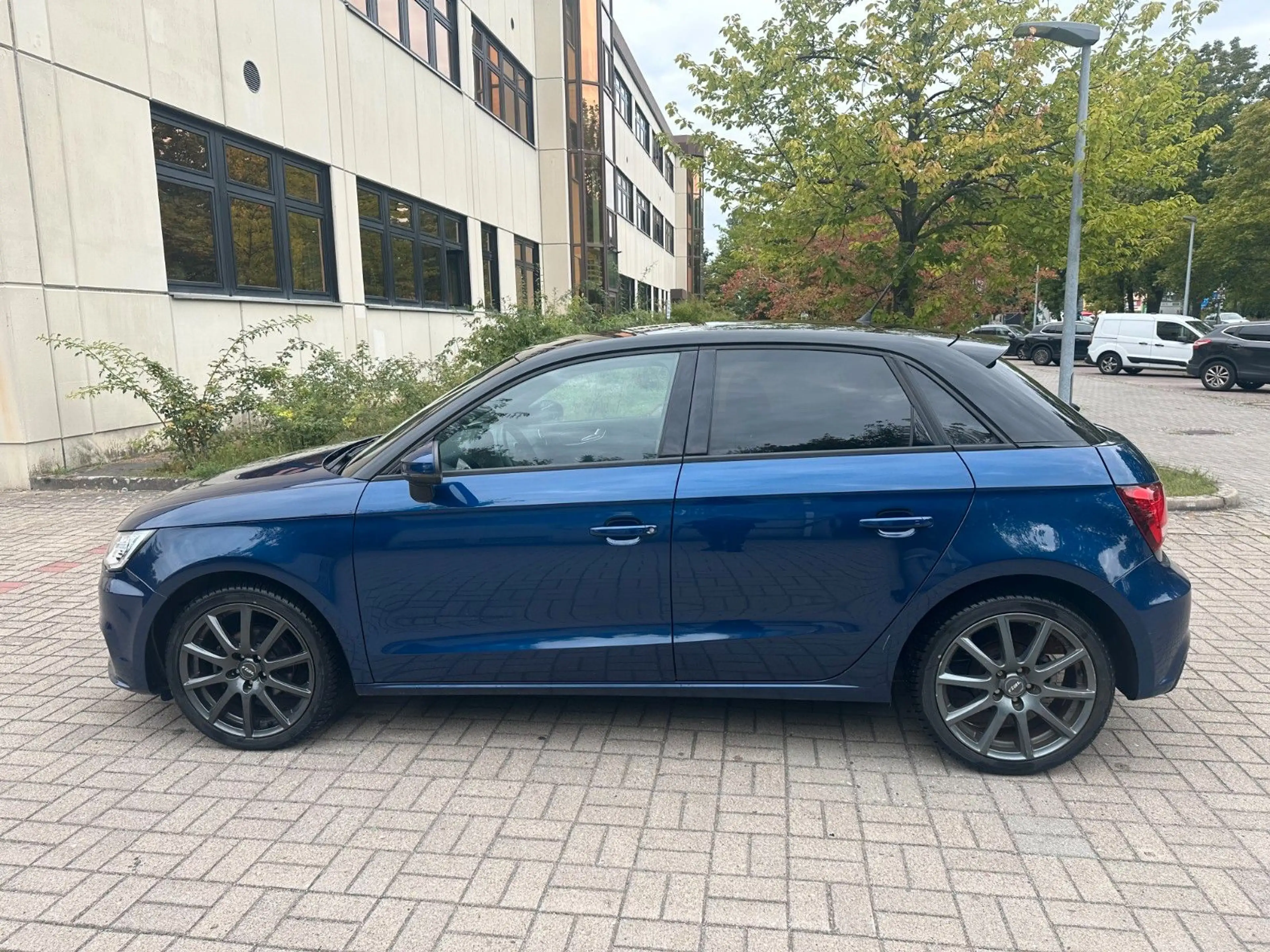 Audi A1 Sportback basis Erst 46Tkm Leder-Klima-Tüv — photo 7