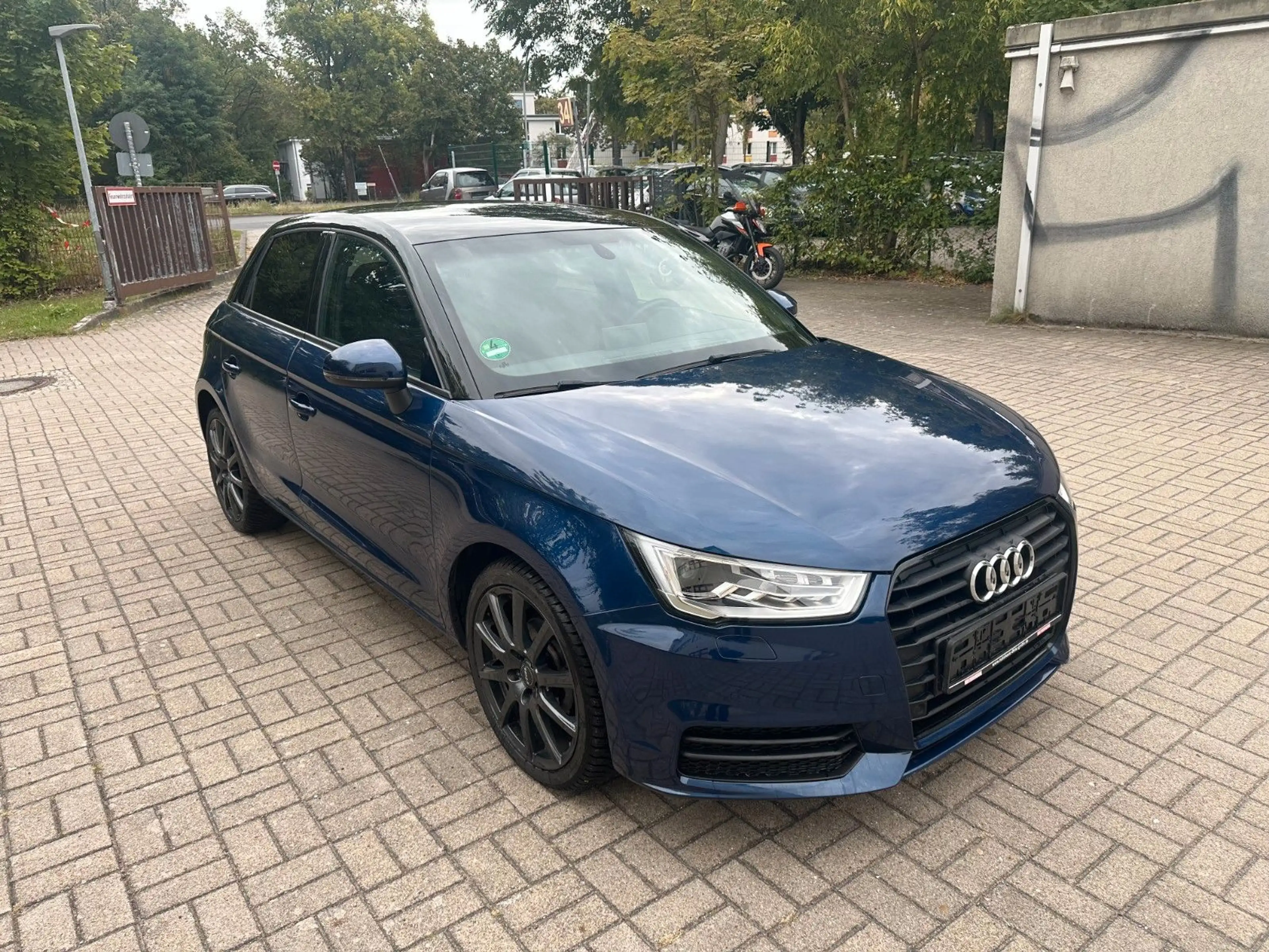 Audi A1 Sportback basis Erst 46Tkm Leder-Klima-Tüv — photo 3