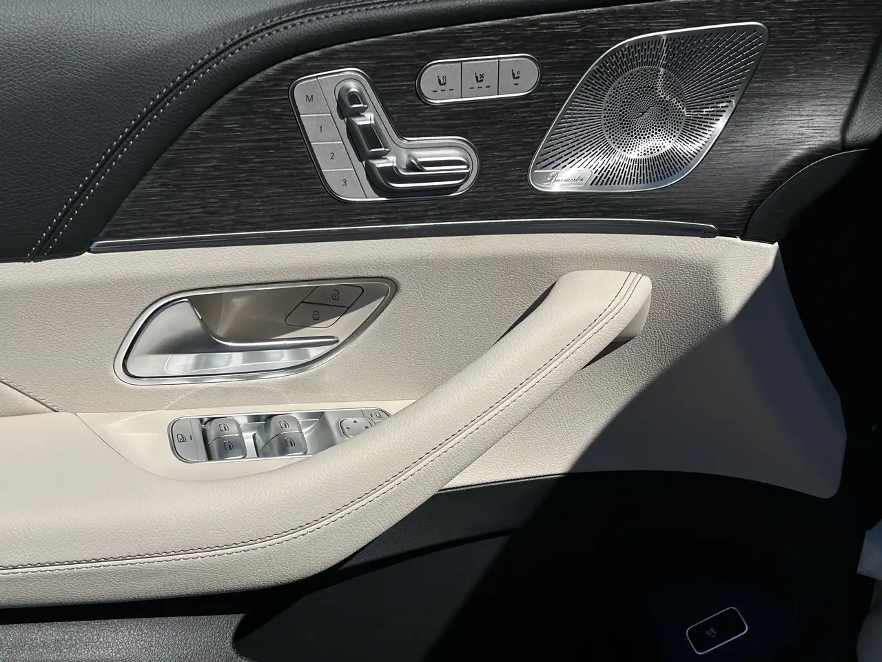Mercedes-Benz GLE снимка Mercedes-Benz GLE