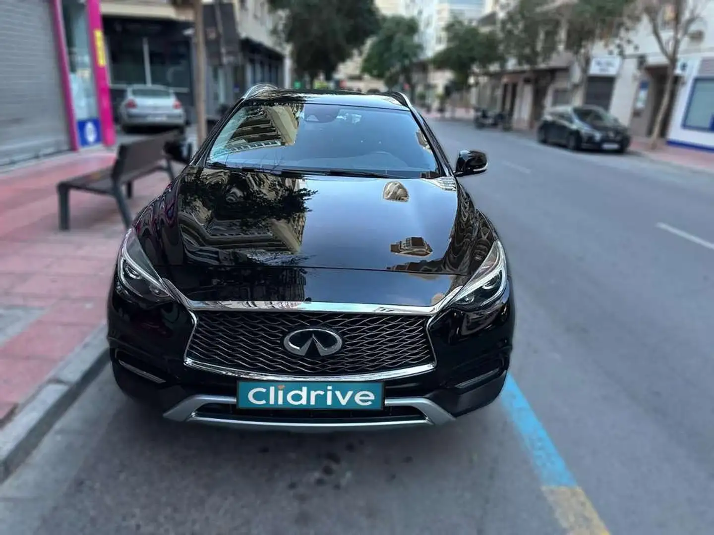 Infiniti QX30 2.2d Premium AWD 7DCT Negro - 2