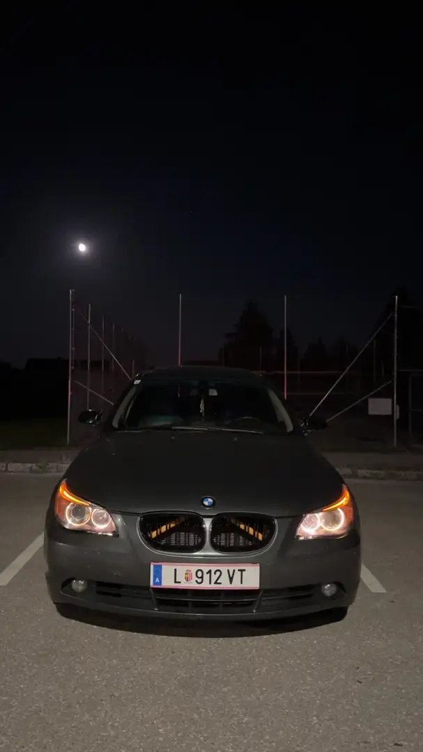 BMW 530 530d Österreich-Paket Aut. Grau - 2