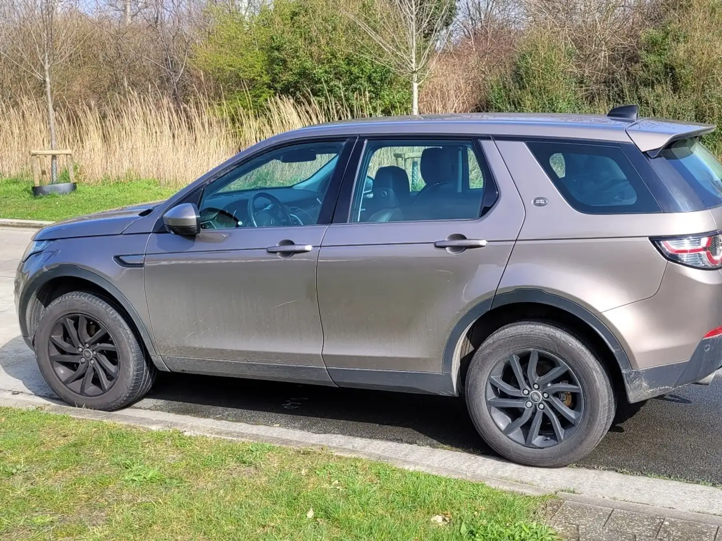 Land Rover Discovery Sport TD4 Aut. Bruin - 2