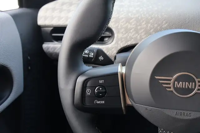 Mini Cooper Cooper view 15