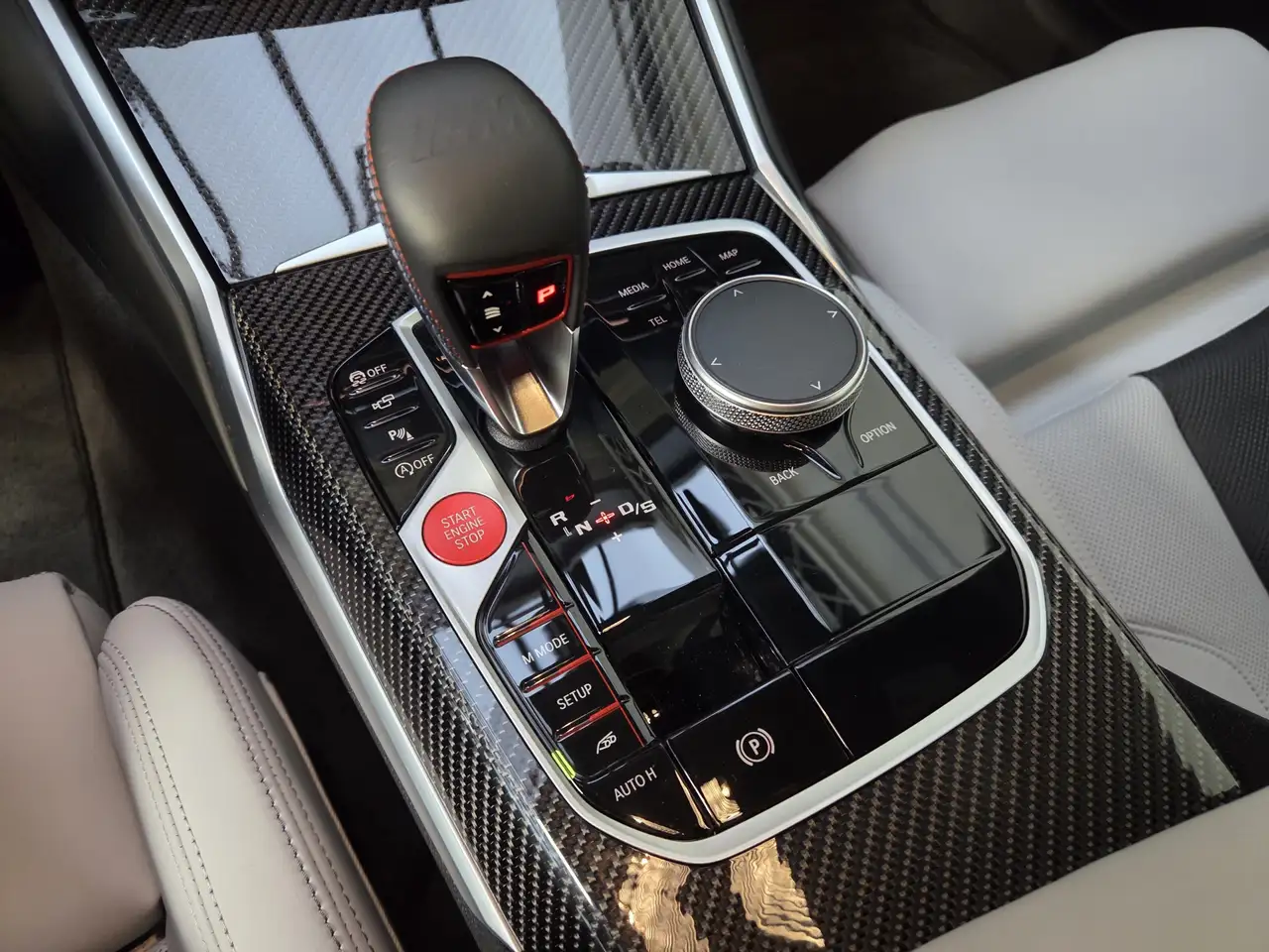 BMW M4 xDrive Competition Sitzlüftung ACC 360° Carbon 12