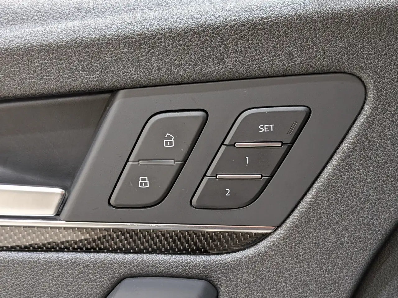 Audi SQ5 снимка Audi SQ5