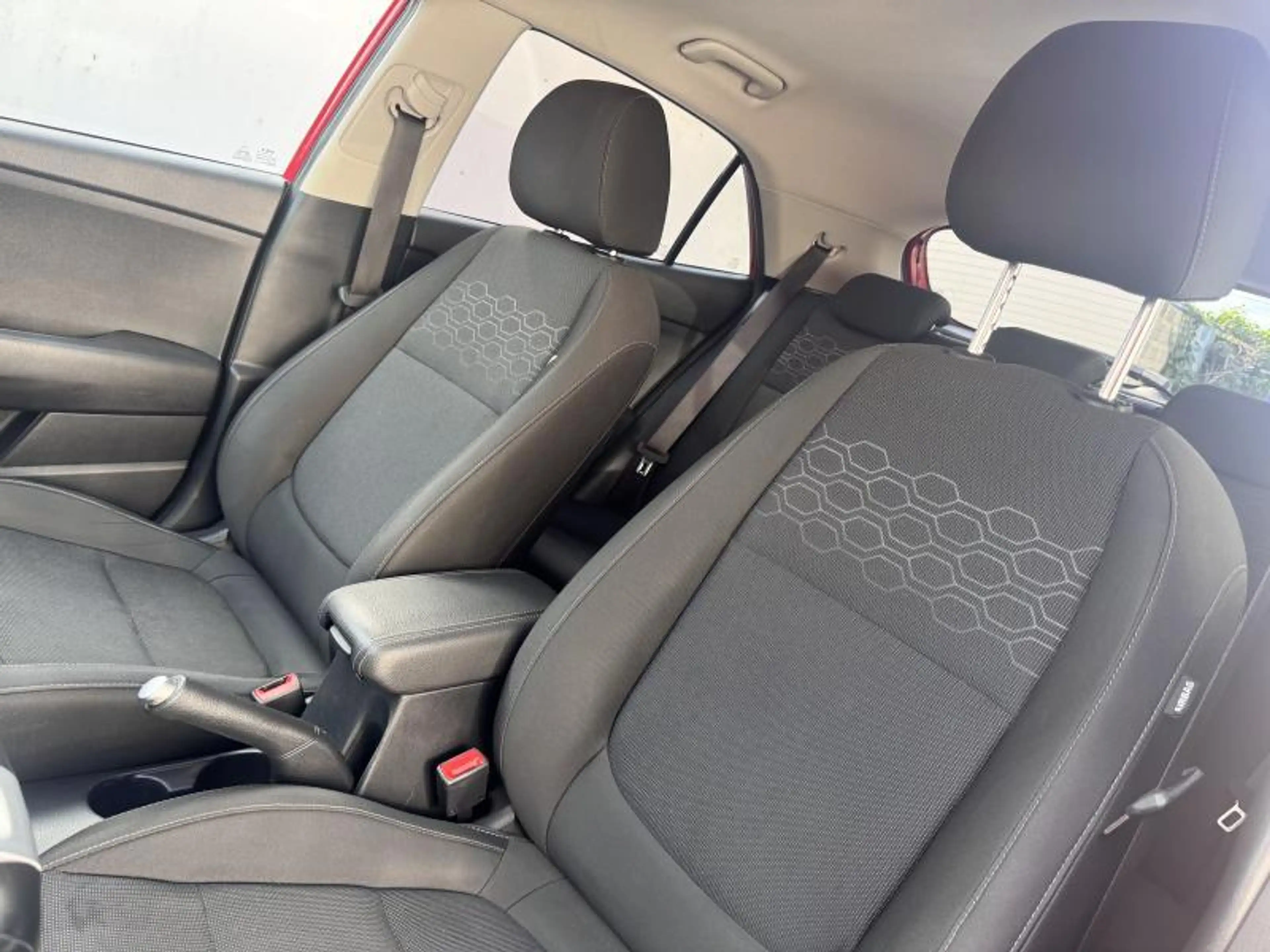 Kia Rio PULSE — photo 12