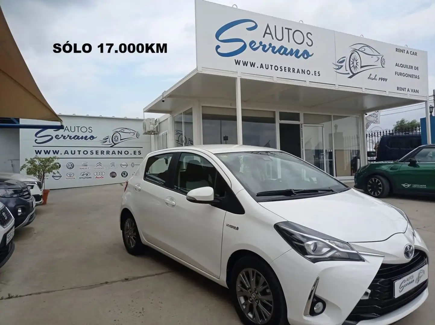 Toyota Yaris 100H 1.5 Active Weiß - 1