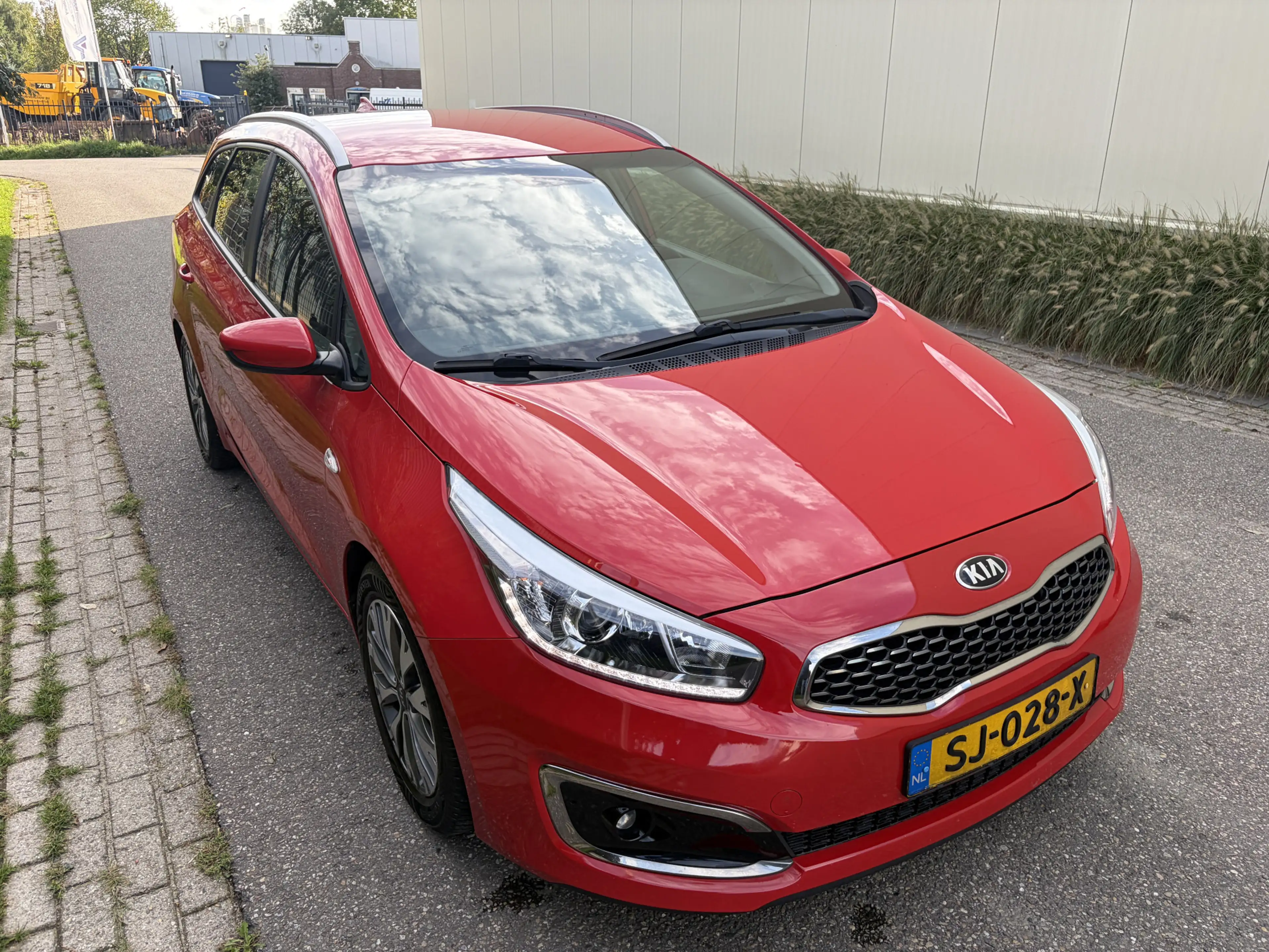 Kia Ceed SW / cee'd SW Sportswagon 1.0 T-GDi Edition / NAVI / CRUISE / AI — photo 26