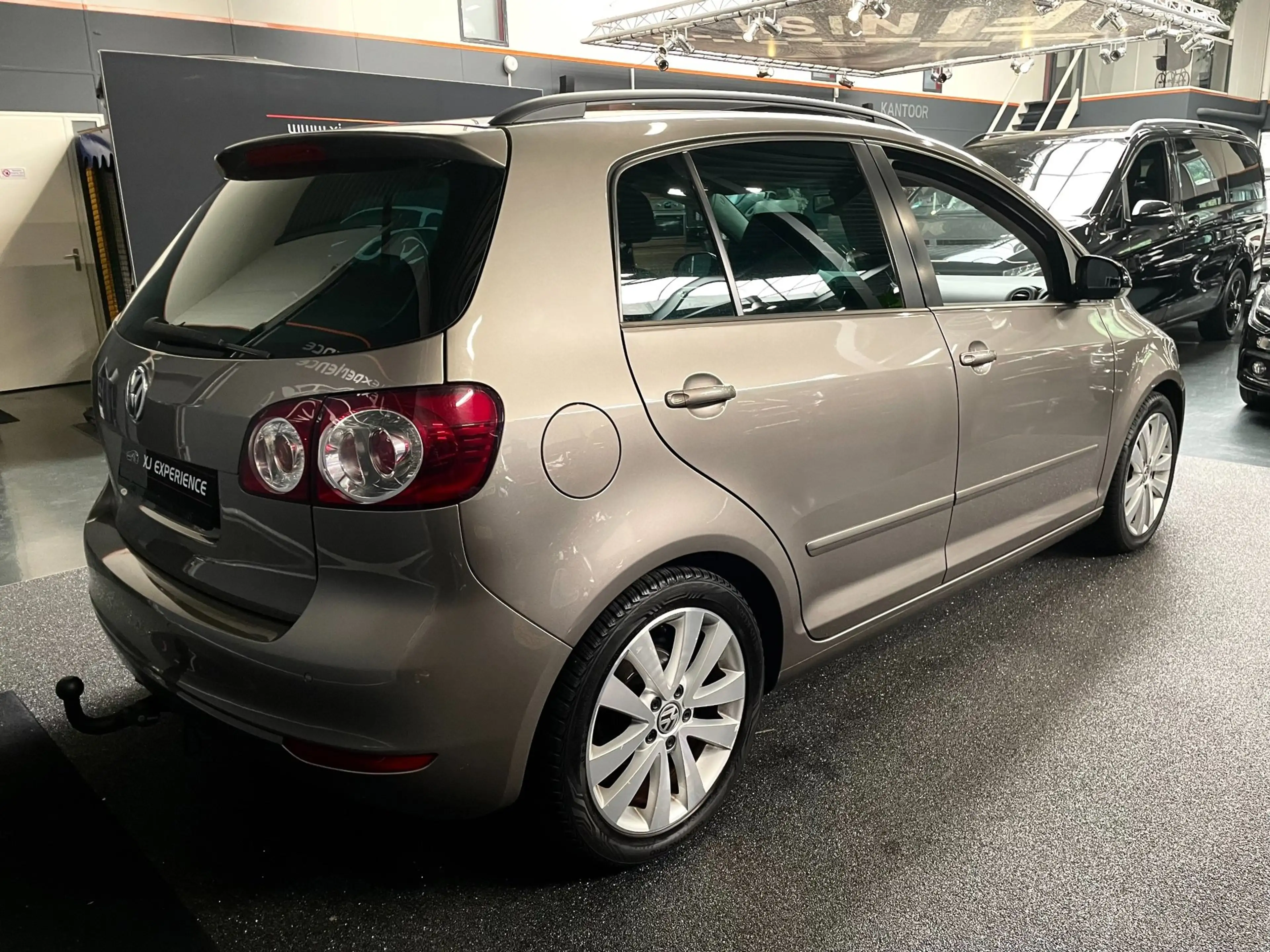 Volkswagen Golf Plus 1.2 TSI Highline GLASDAK NAVI CARPLAY AIRCO LEER A — photo 13