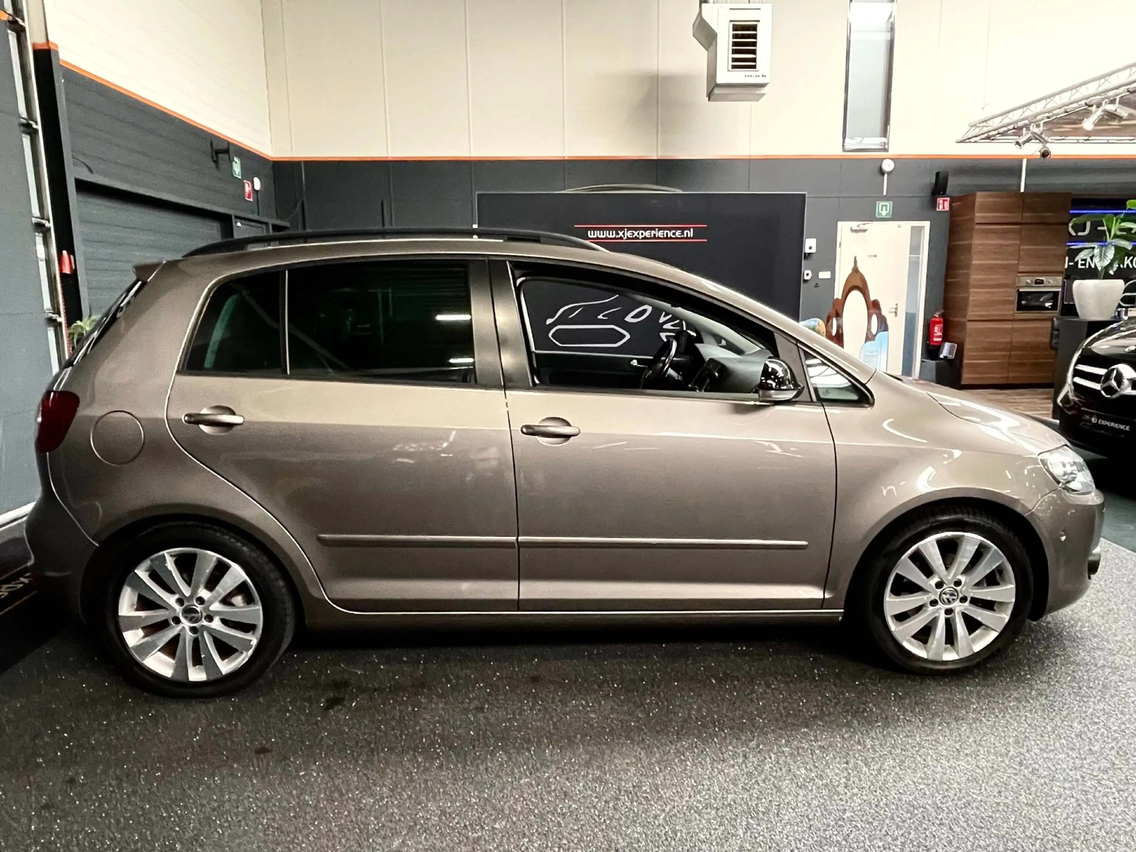 Volkswagen Golf Plus 1.2 TSI Highline GLASDAK NAVI CARPLAY AIRCO LEER A — photo 11