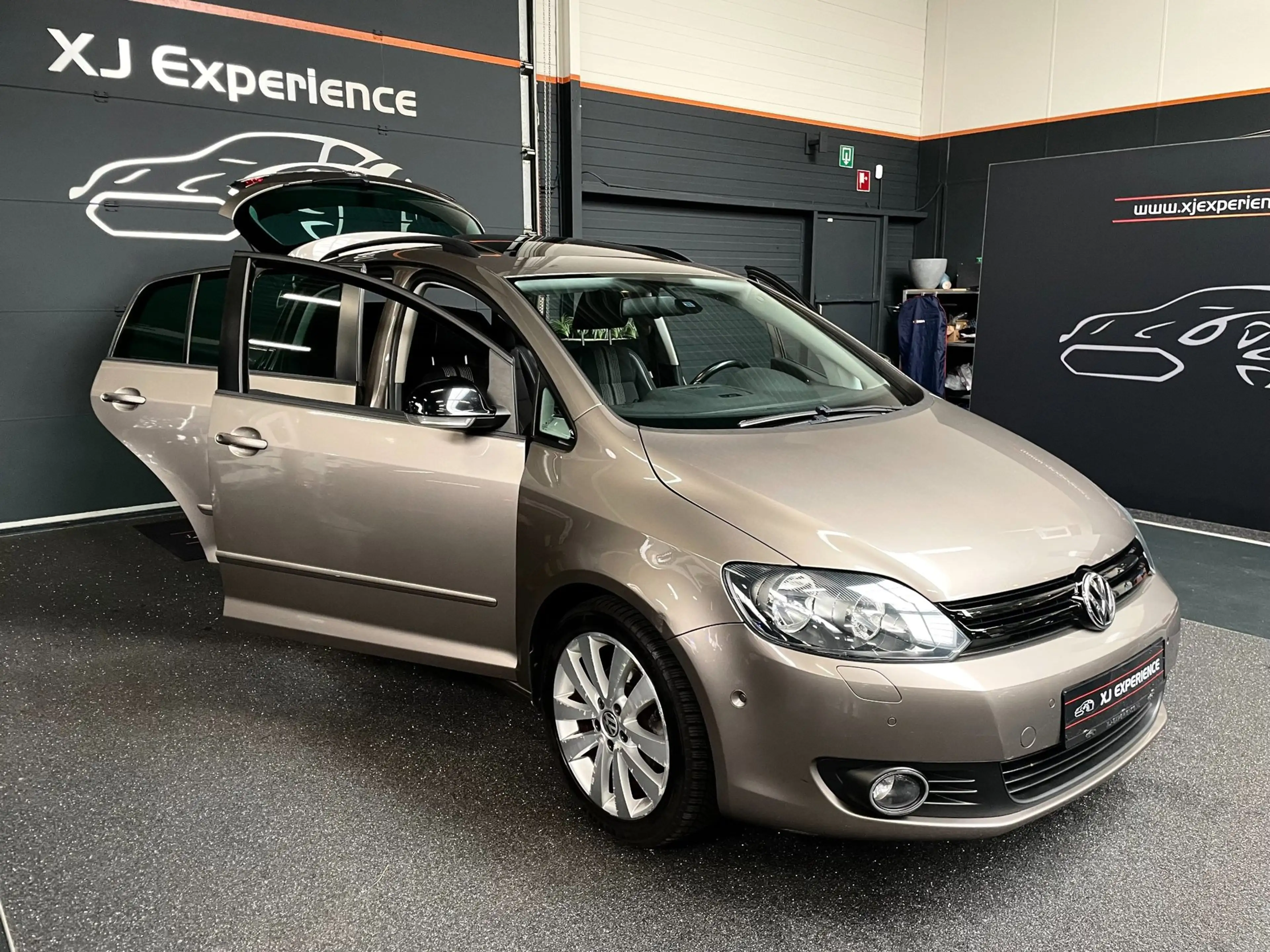 Volkswagen Golf Plus 1.2 TSI Highline GLASDAK NAVI CARPLAY AIRCO LEER A — photo 4