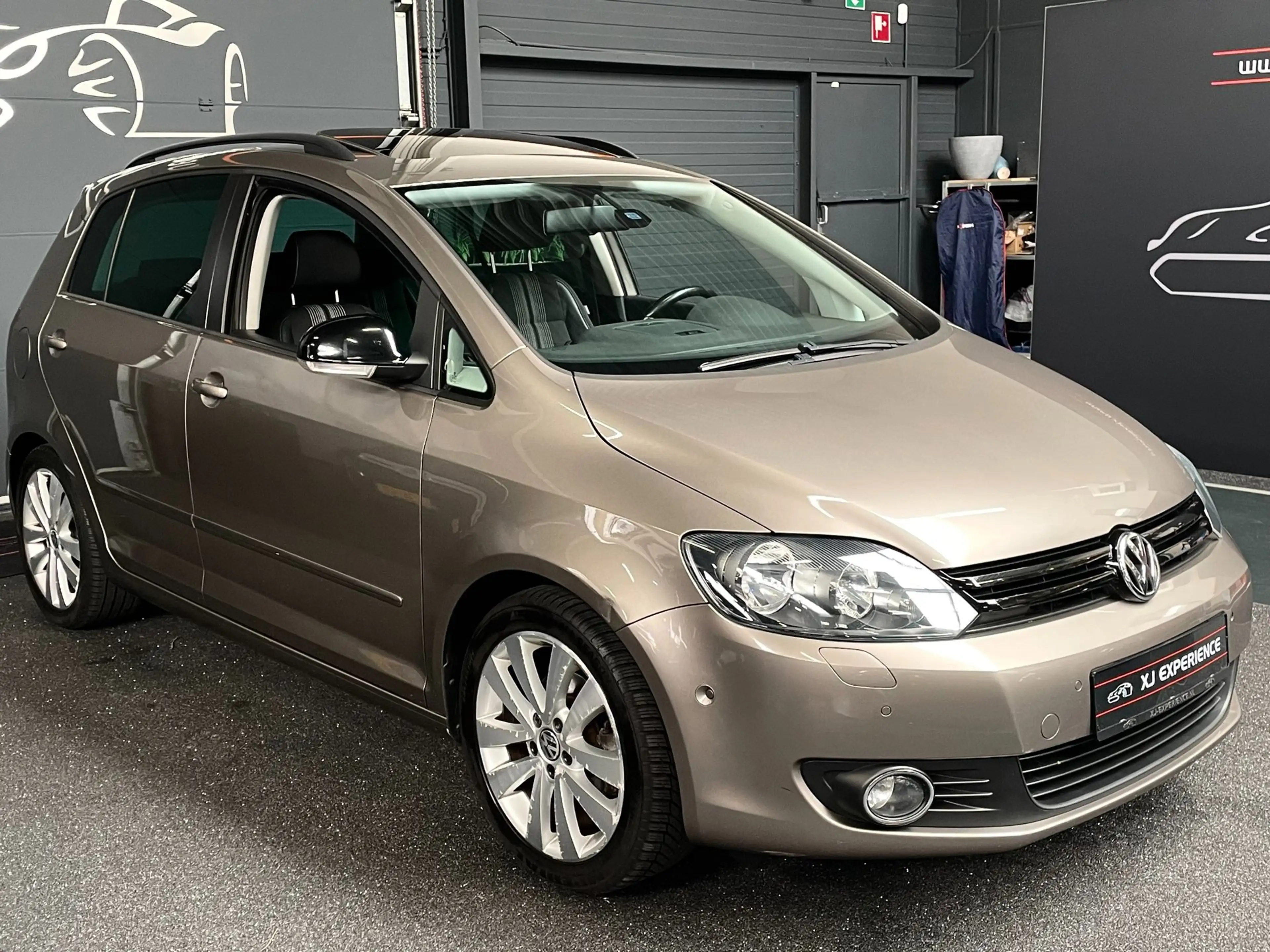 Volkswagen Golf Plus 1.2 TSI Highline GLASDAK NAVI CARPLAY AIRCO LEER A — photo 2