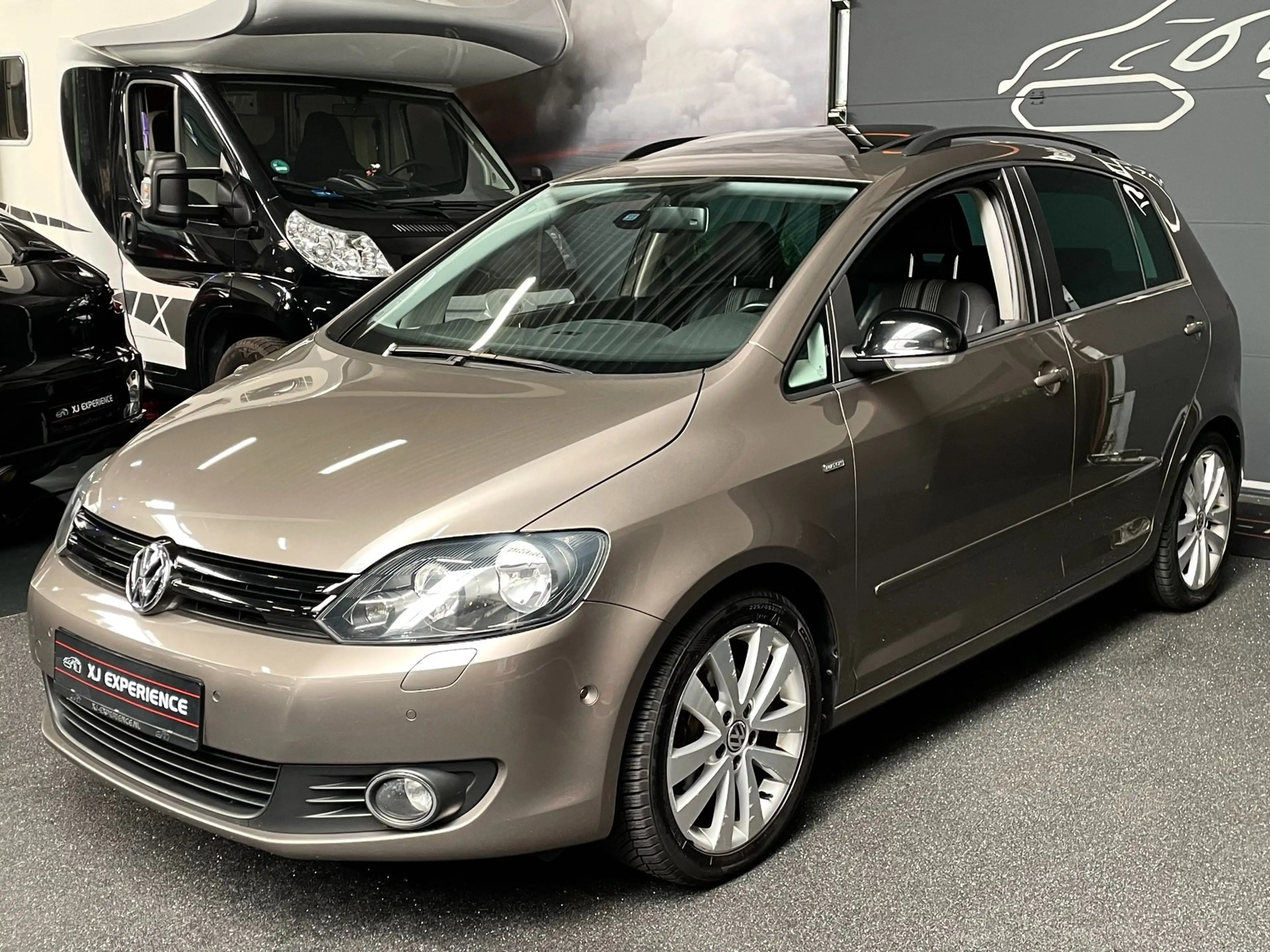 Volkswagen Golf Plus 1.2 TSI Highline GLASDAK NAVI CARPLAY AIRCO LEER A — photo 3