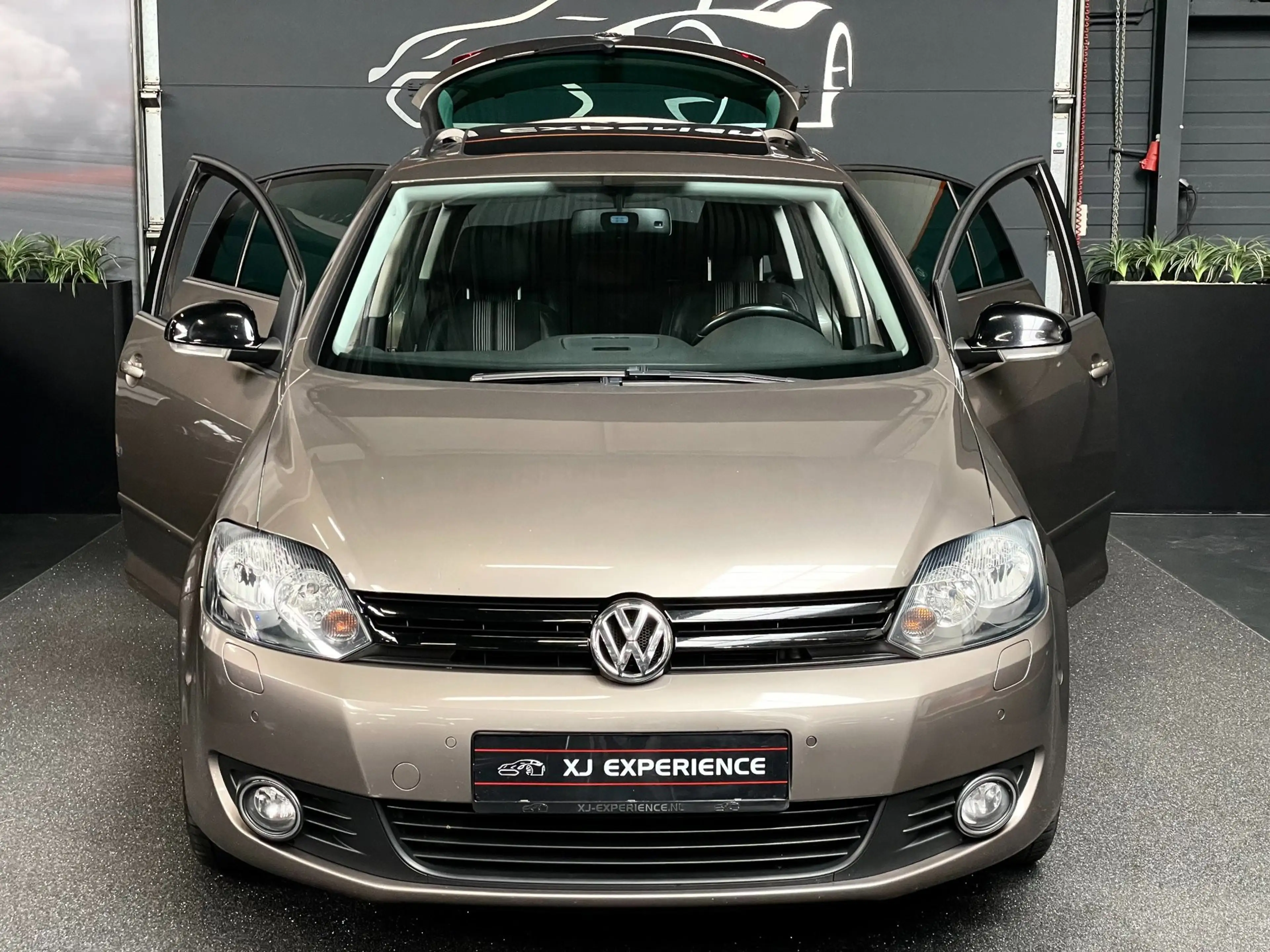 Volkswagen Golf Plus 1.2 TSI Highline GLASDAK NAVI CARPLAY AIRCO LEER A
