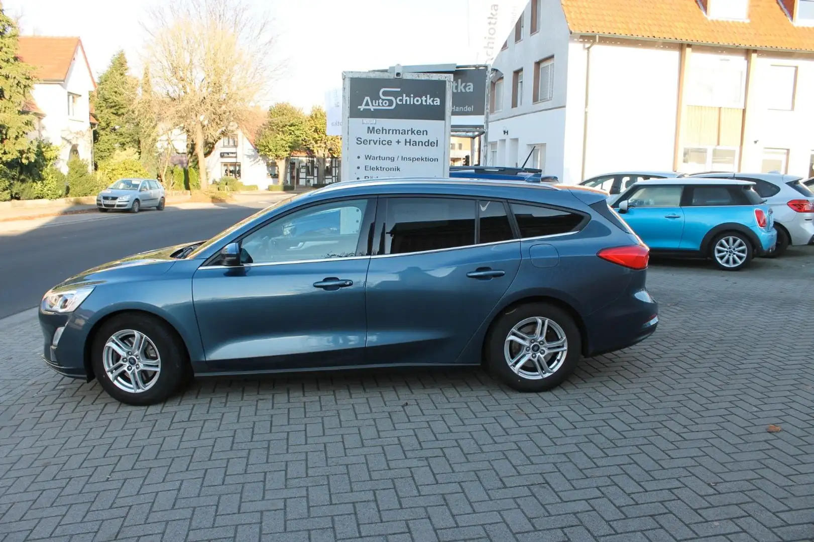 Ford Focus 1,0 EcoBoost Cool&Connect -Navi-Kamera Blau - 2