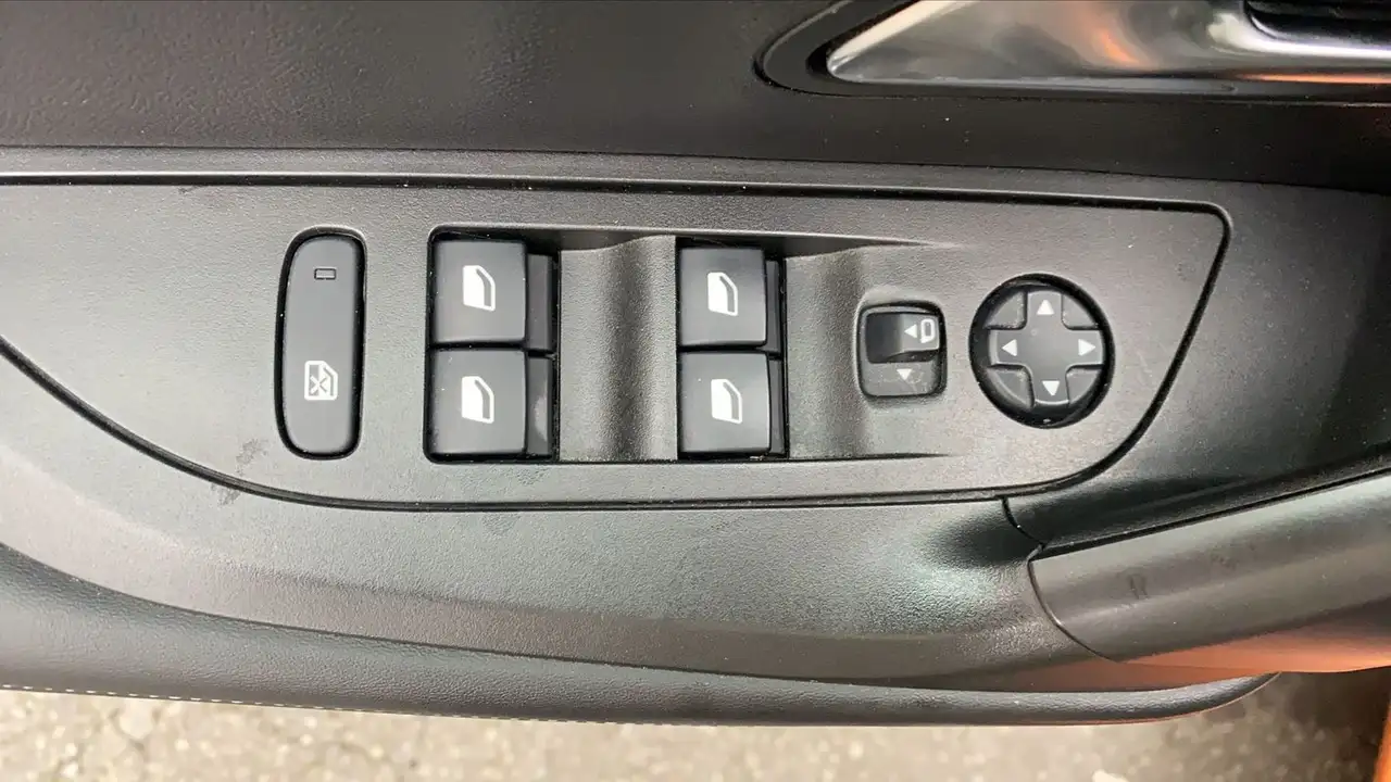 Peugeot 2008 2008 — photo 24