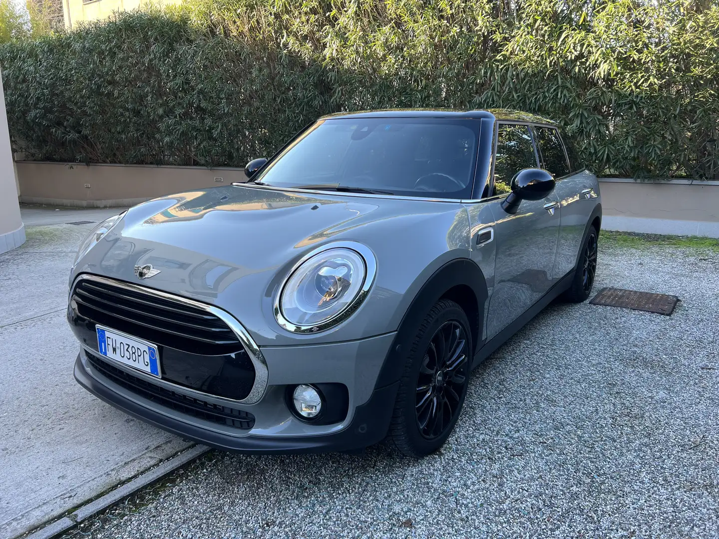 MINI Cooper Clubman 1.5 Hype automatica Ok neopatentati Grigio - 1
