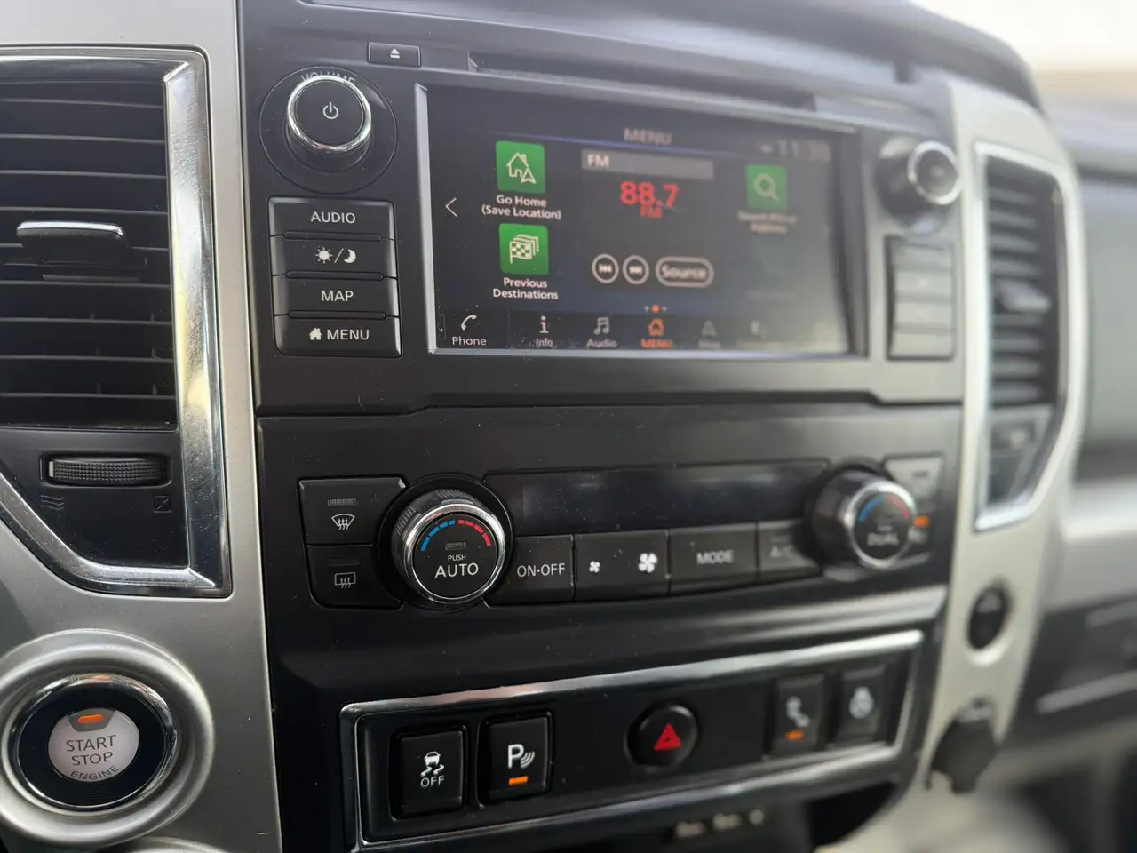 Nissan Titan снимка Nissan Titan