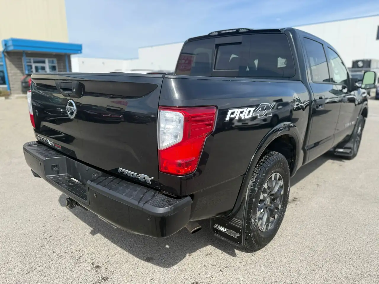 Nissan Titan снимка Nissan Titan