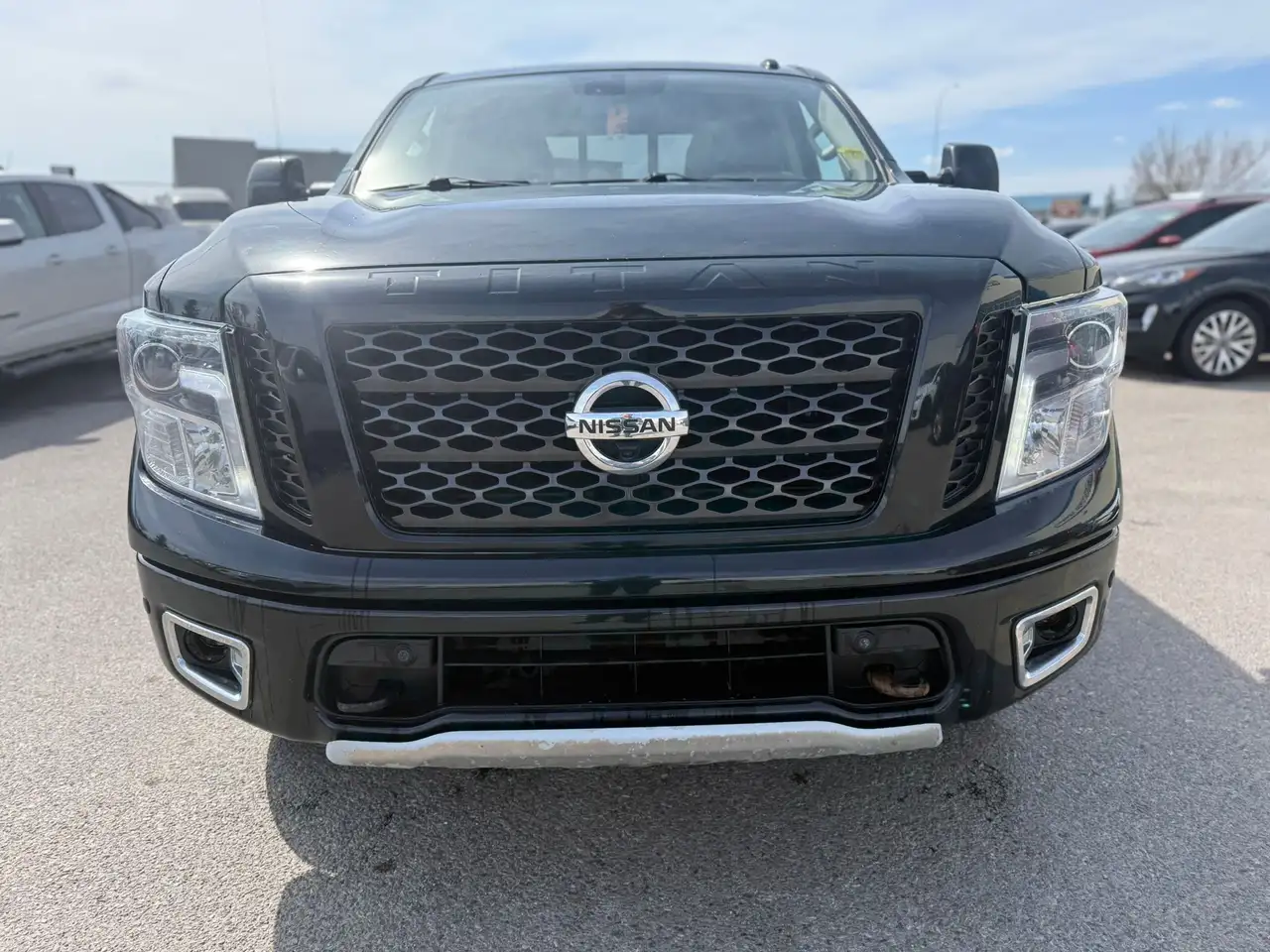 Nissan Titan снимка Nissan Titan