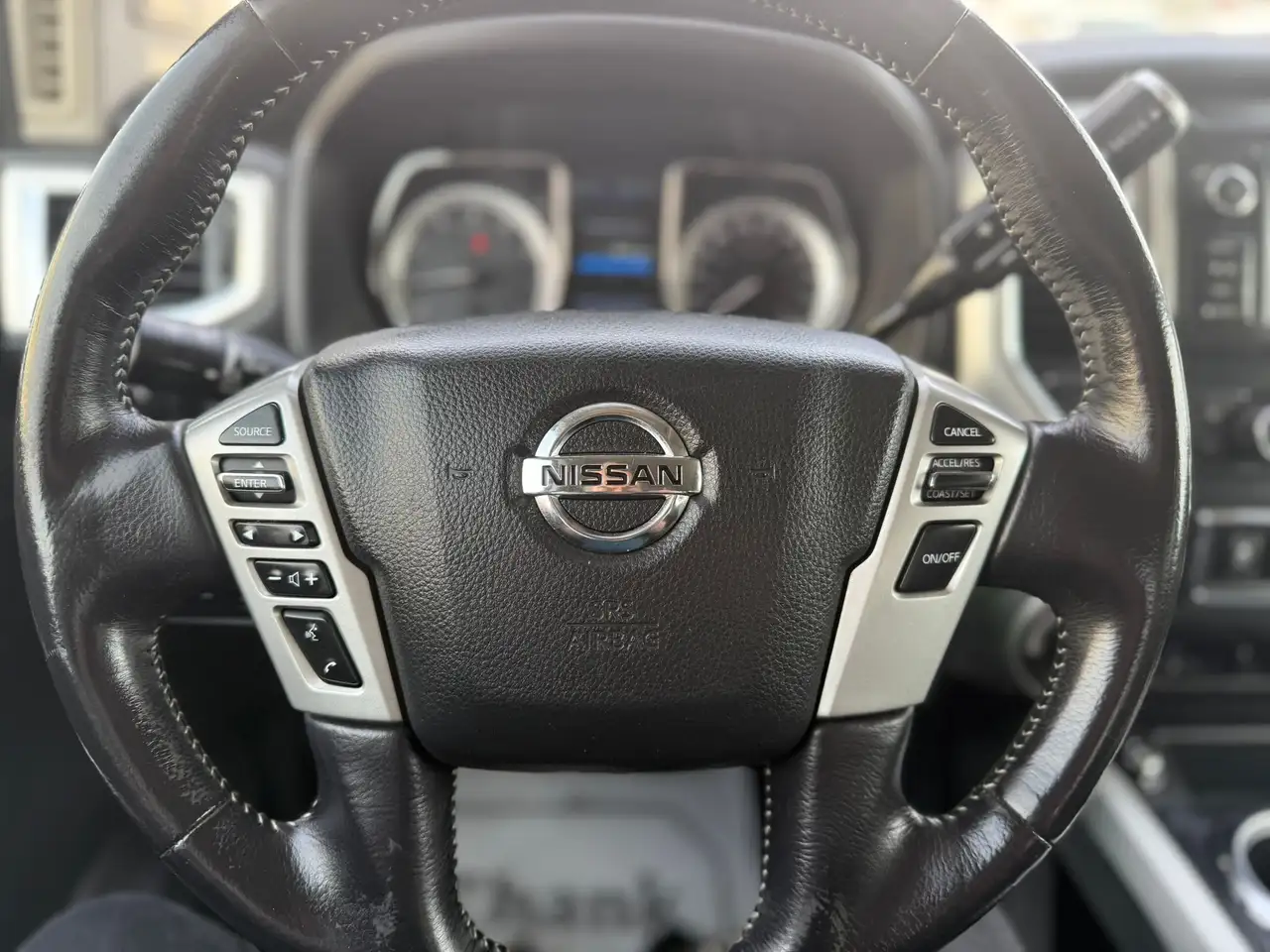 Nissan Titan снимка Nissan Titan