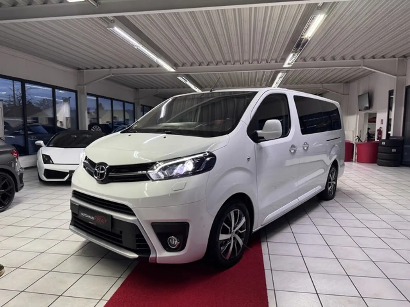 Toyota Proace °Head Up°Xenon°Kamera° (Verso) 2,0-l-D-4D 130k Weiß - 2