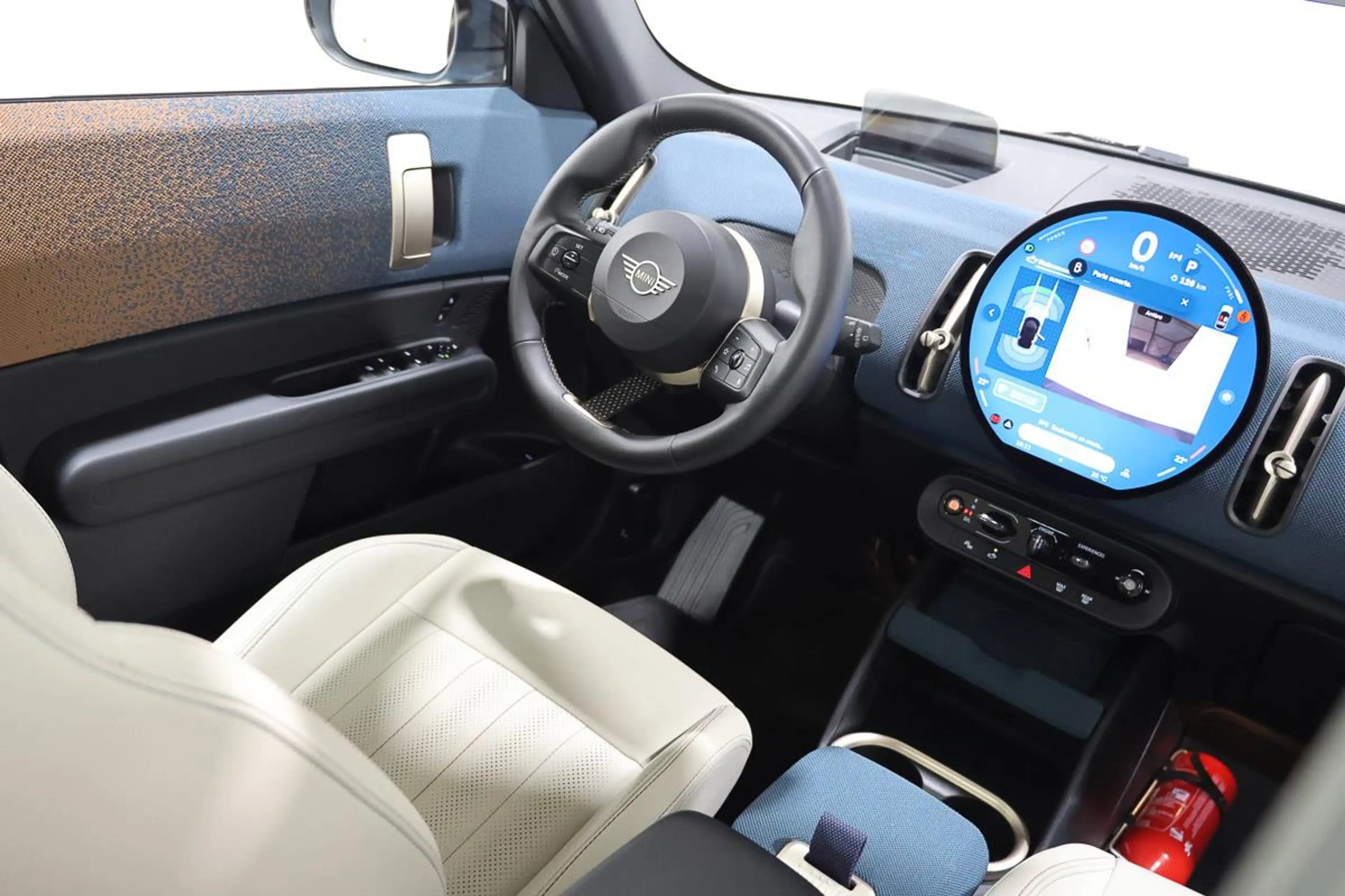 MINI Countryman C COOPER FAVOURED TRIM TOIT PANO CUIR GPS HUD JA19 — photo 12
