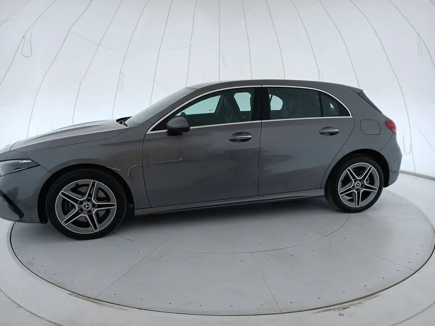 Mercedes-Benz A 250 - W177 2023 A 250 e phev AMG Line Advanced Plus D Gris - 2