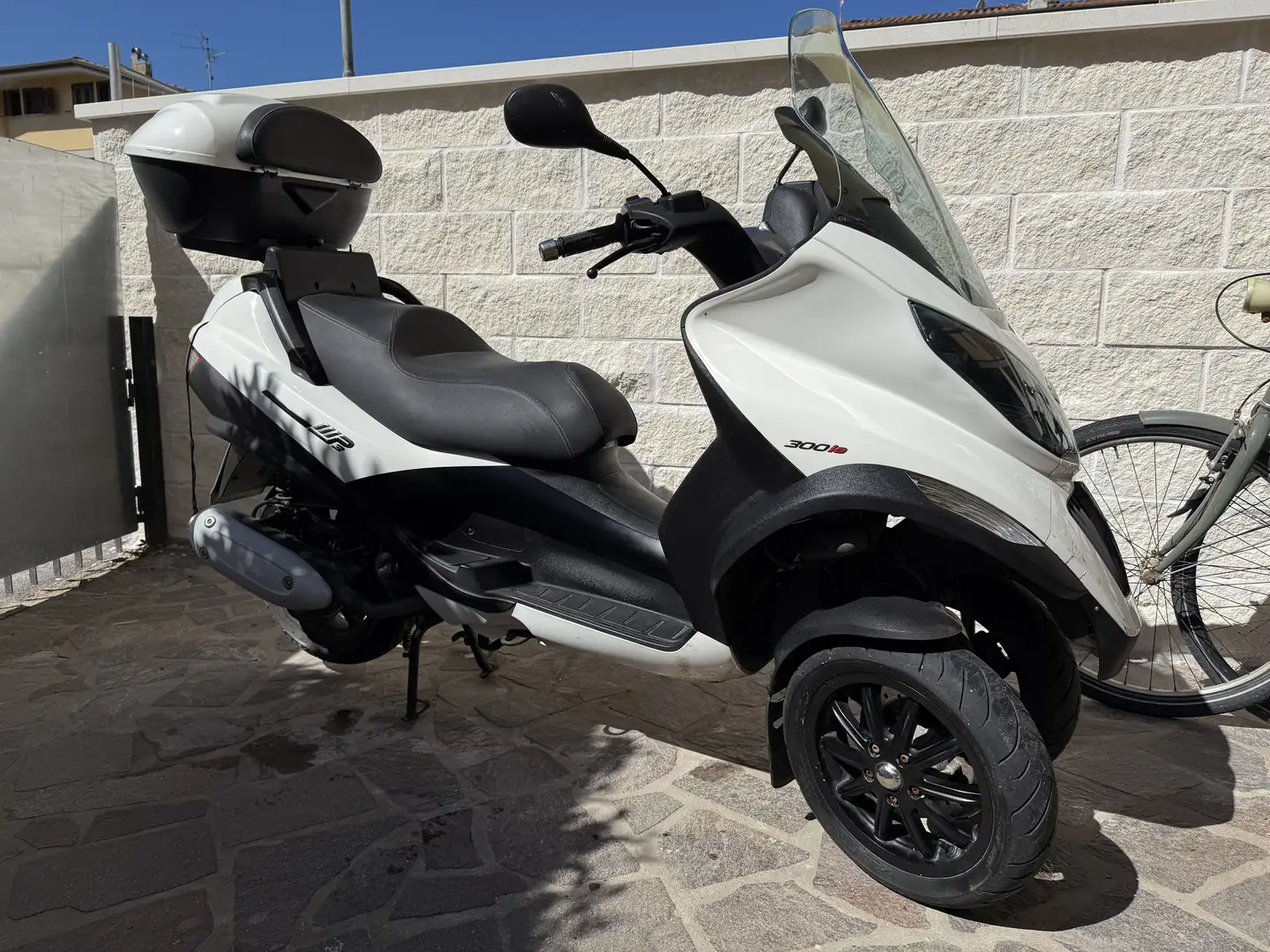Piaggio MP3 300 i.e. Alb - 1
