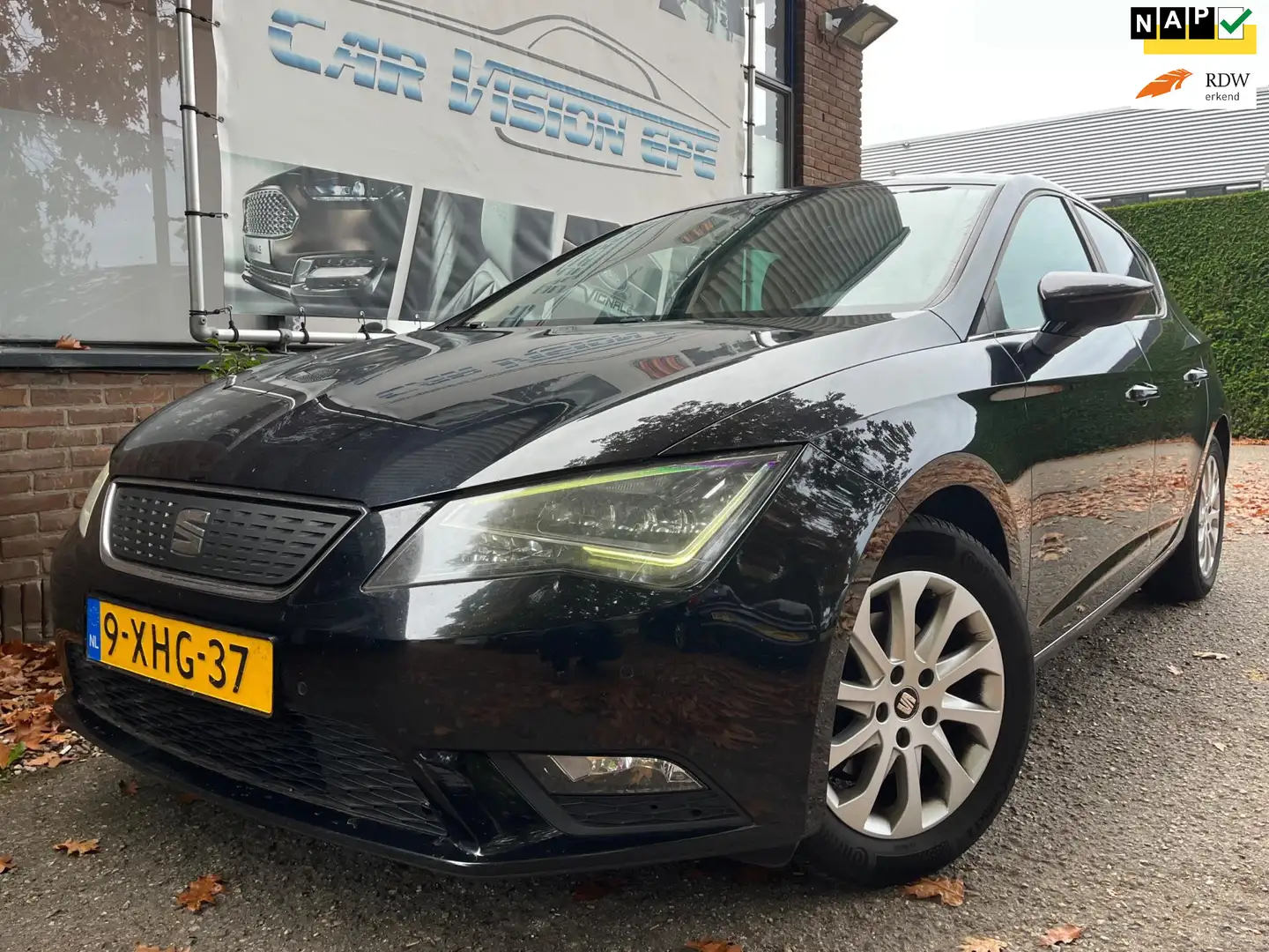 SEAT Leon 1.6 TDI Limited Edition II|Leder|Cruise|Navi|6-bak Schwarz - 1